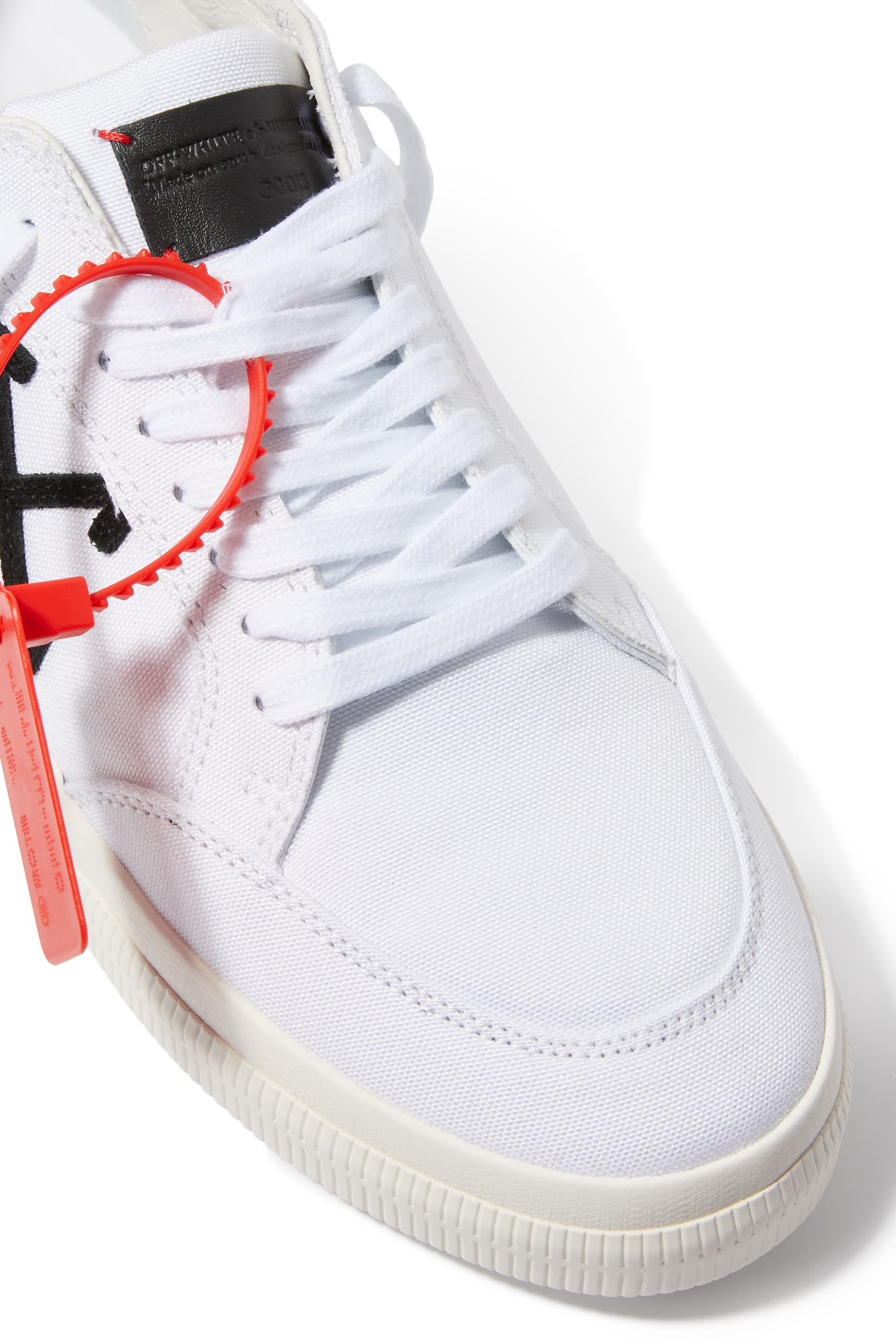 سنيكرز نيو مفلكن بكاحل منخفض قماش قنب