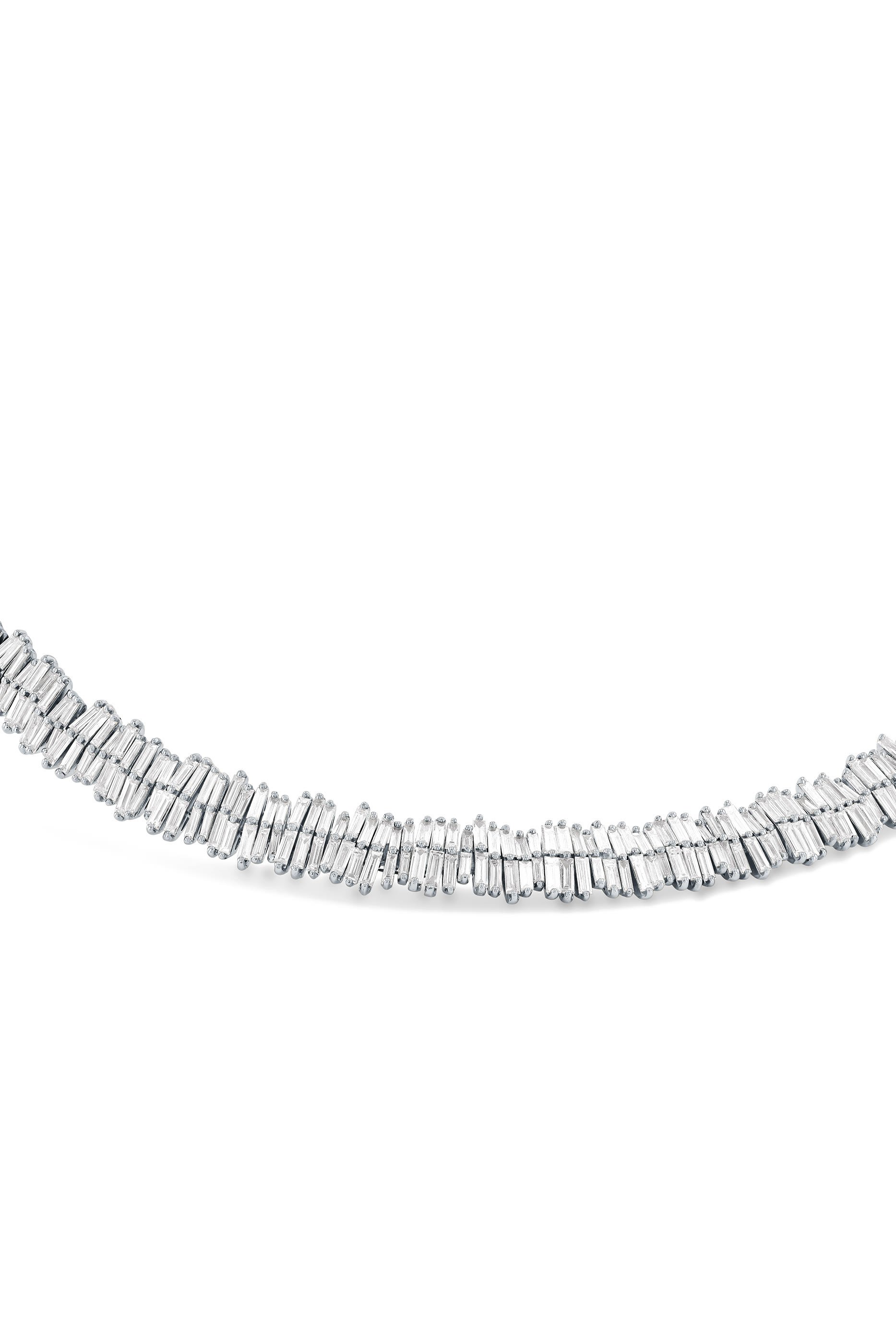 قلادة رقبة متوسطة كلاسيك بطبقتين مرصعتين بالماس، ذهب أبيض عيار 18