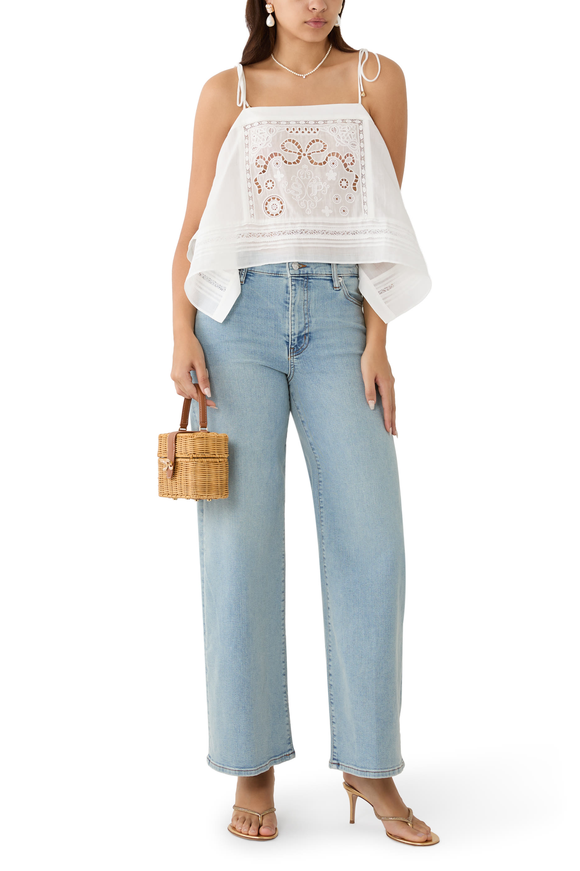 بلوزة مطرزة