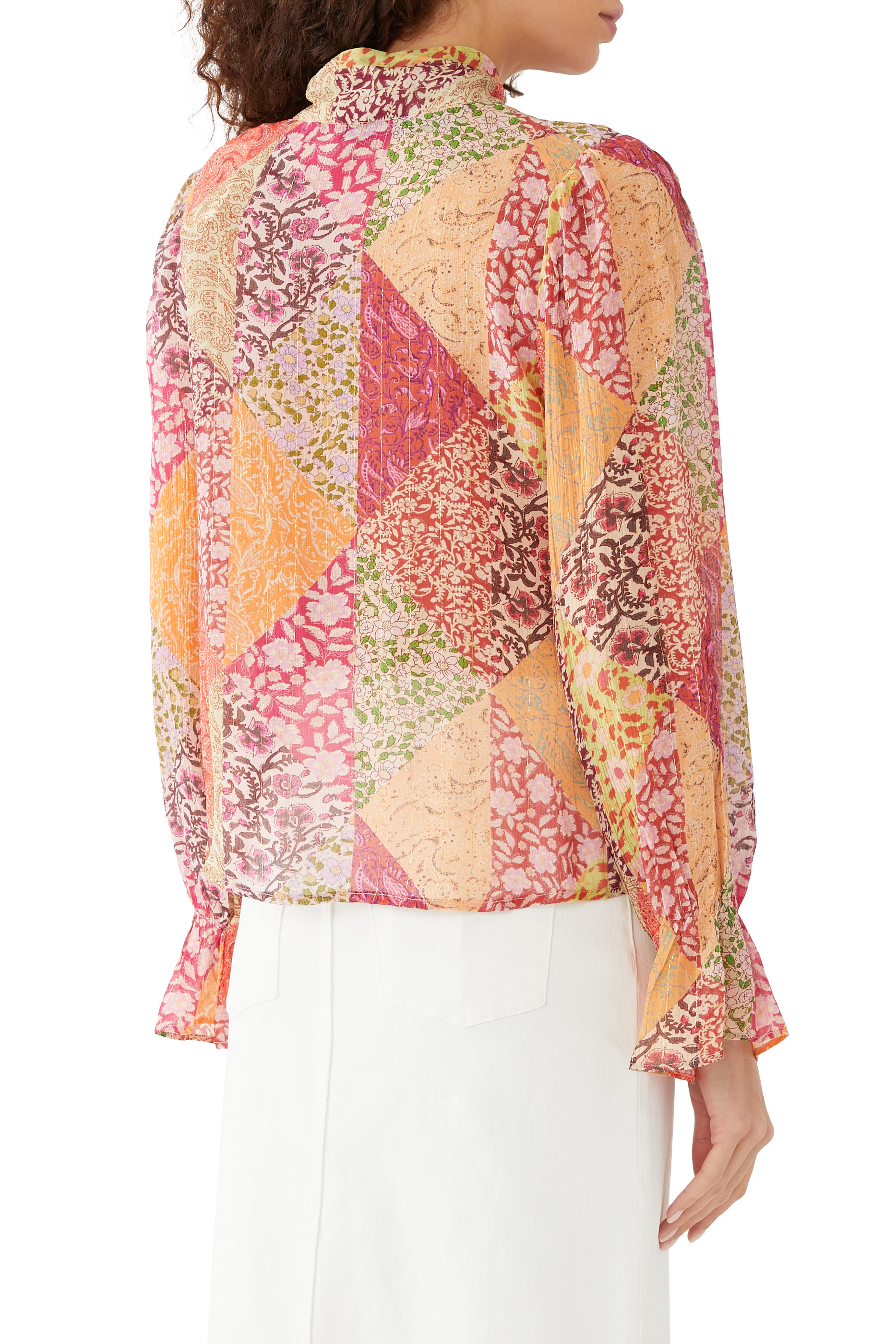 بلوزة جوفي بتصميم برقعات