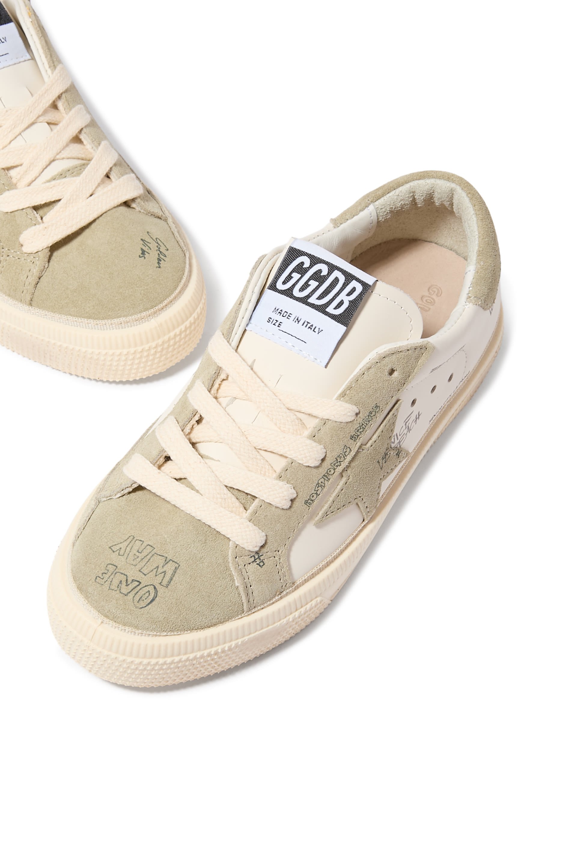 سنيكرز ماي جلد للأطفال