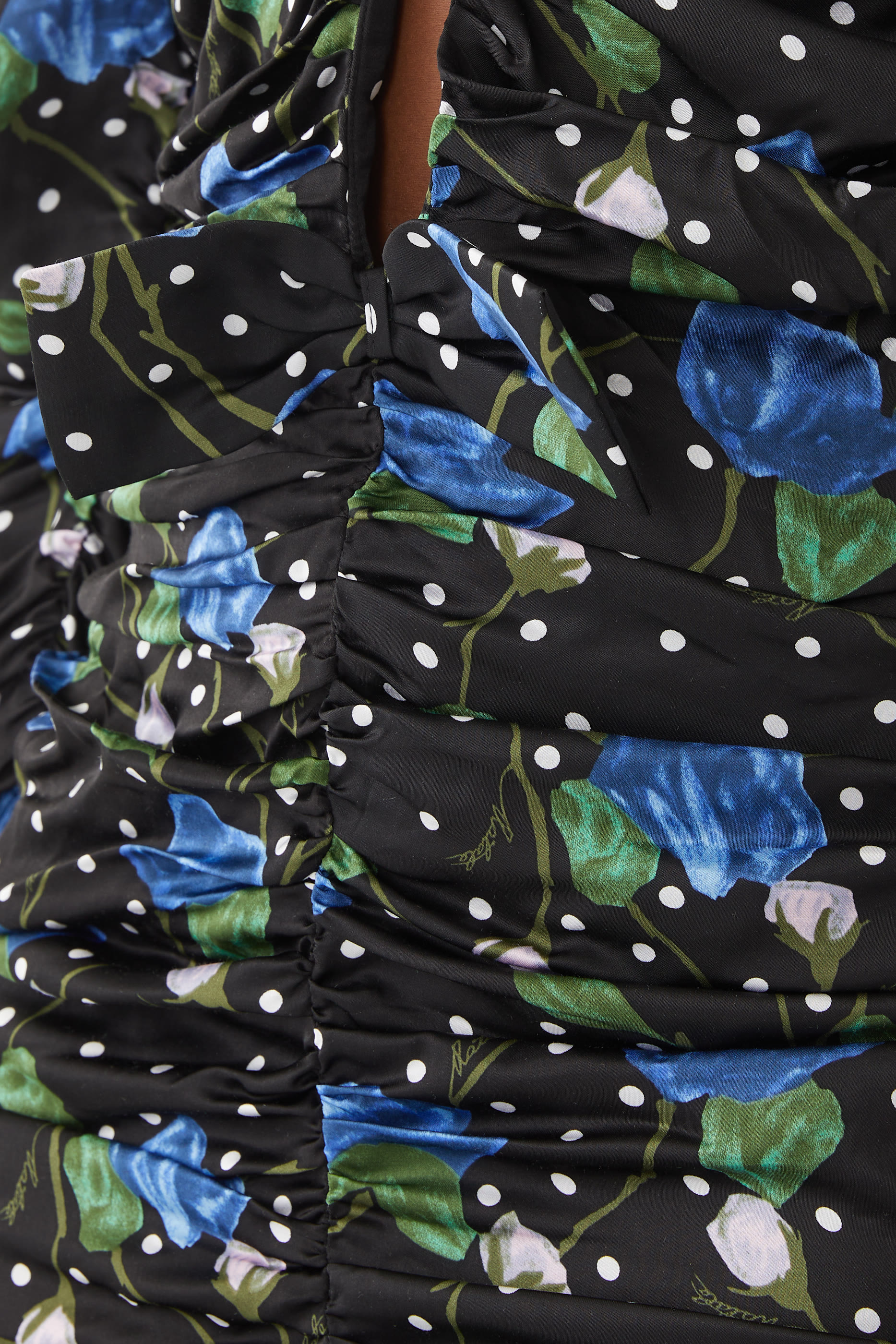 فستان ستان قصير بكشكش ونقشة