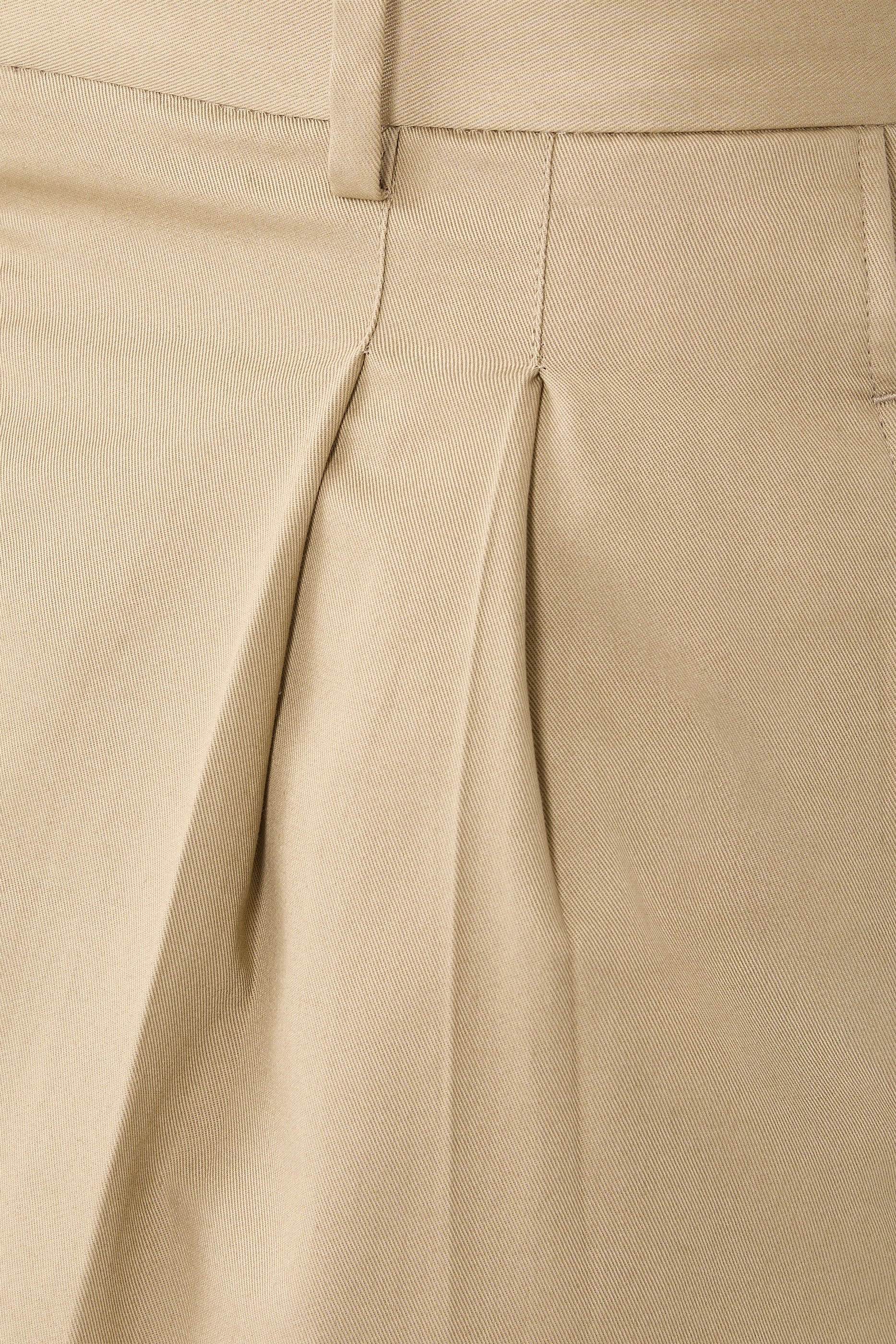 شورت بيرمودا بطيتين وقصة واسعة