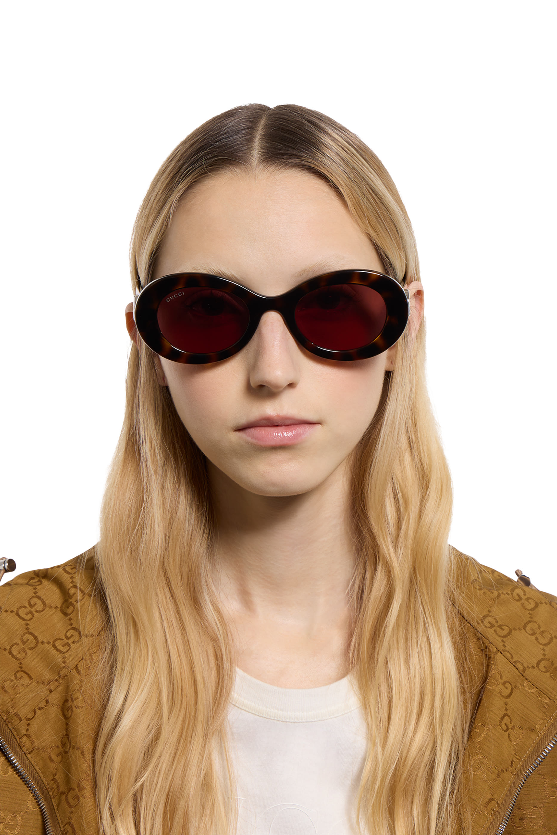 نظارة شمسية 2026 اس بإطار بيضاوي وحرفي شعار الماركة