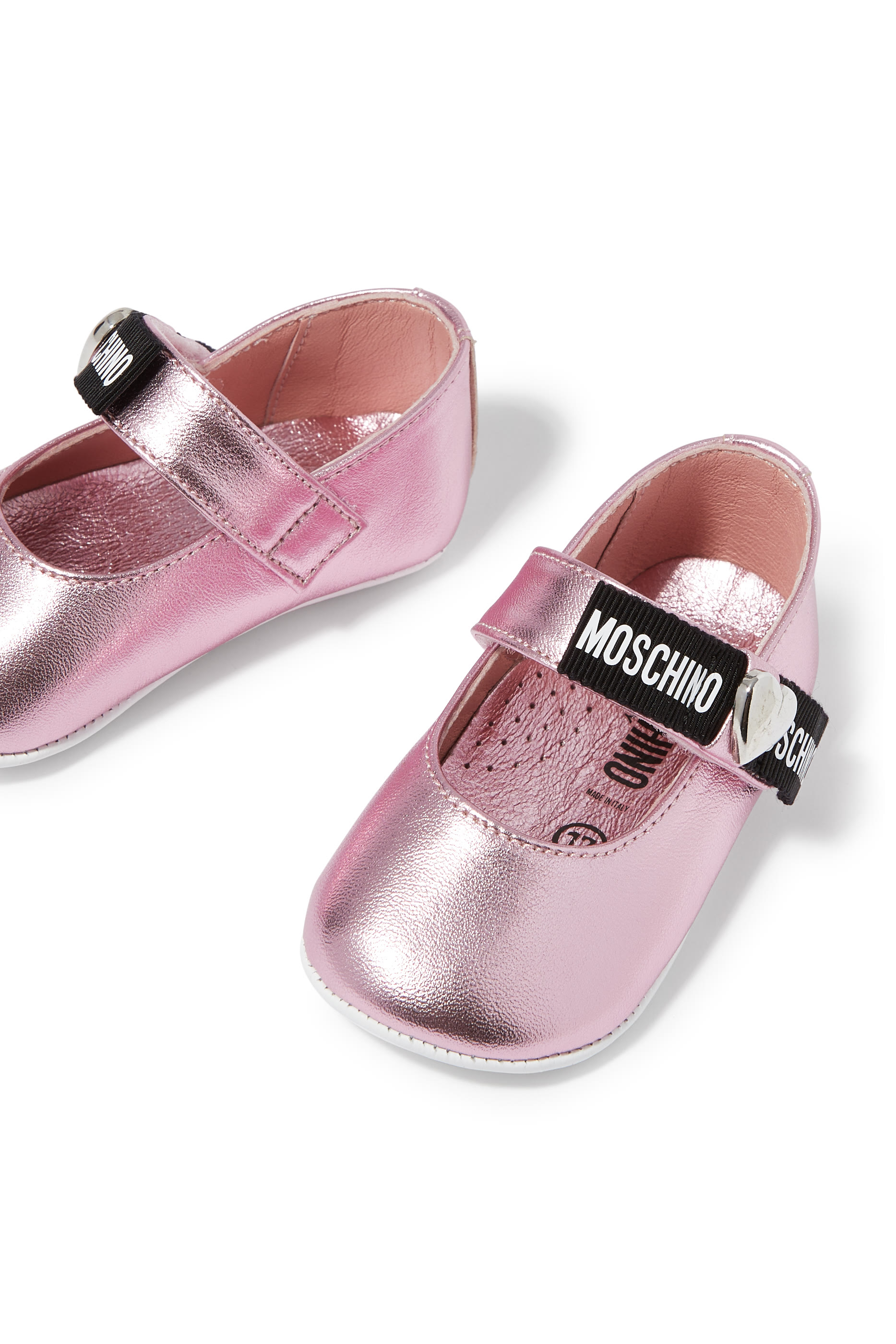 حذاء بالرينا جلد بشعار الماركة للأطفال