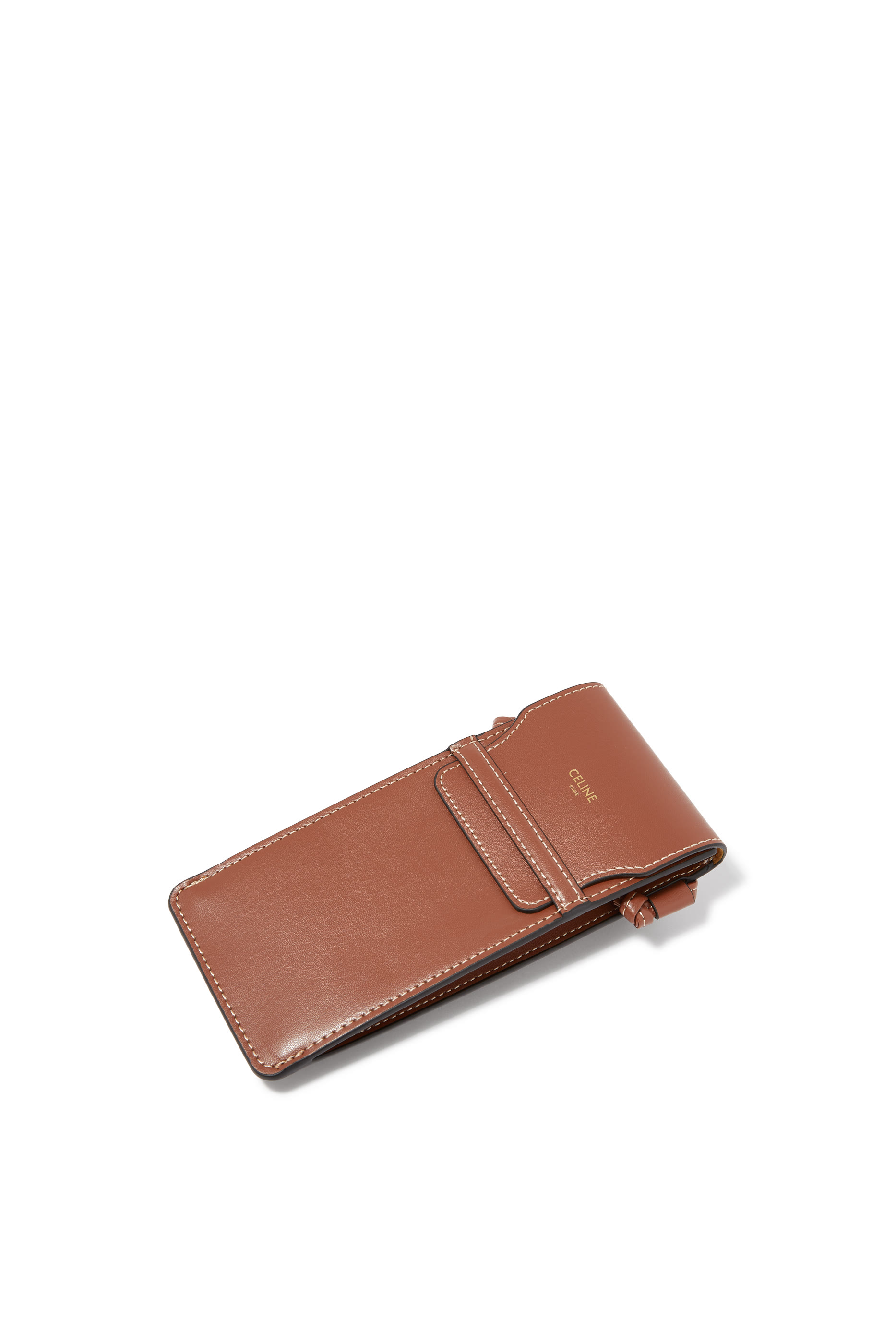 نظارة شمسية بتصميم هندسي بشعار الماركة