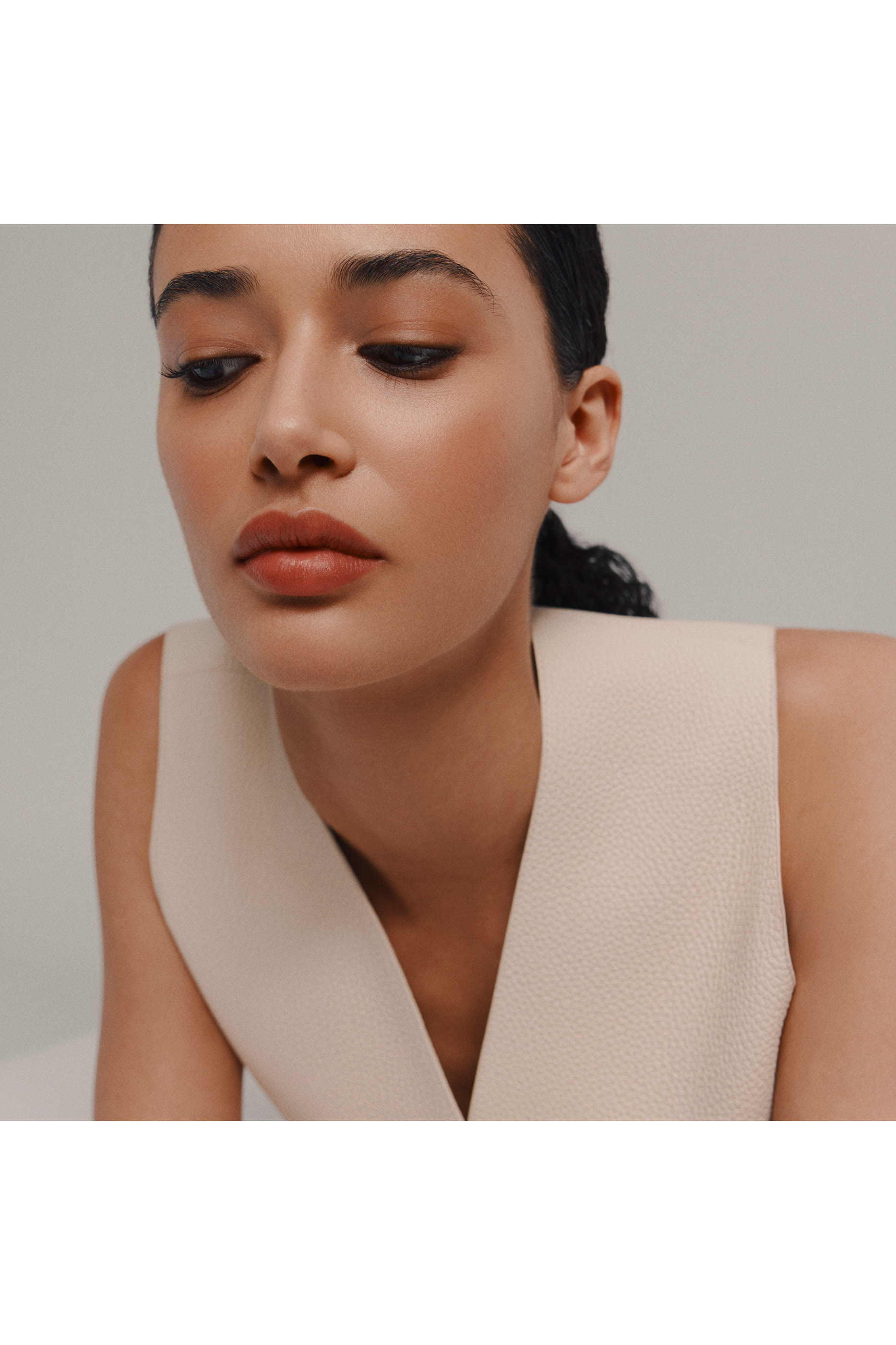 مجموعة أحمر الشفاه Rouge Herm&egrave;s, أحمر شفاه بتركيبة ساتانية