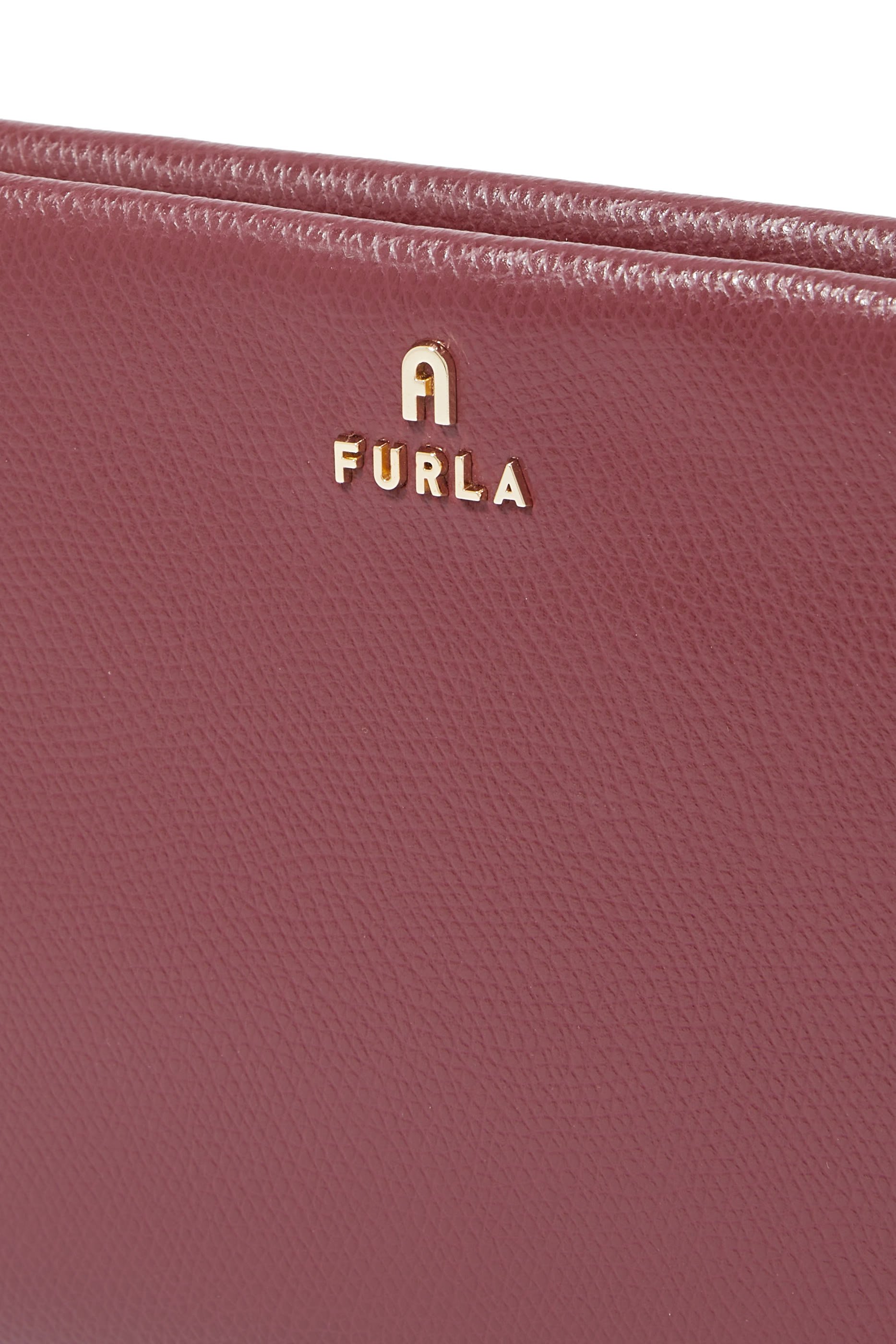 حقيبة كروس بودي بشعار الماركة