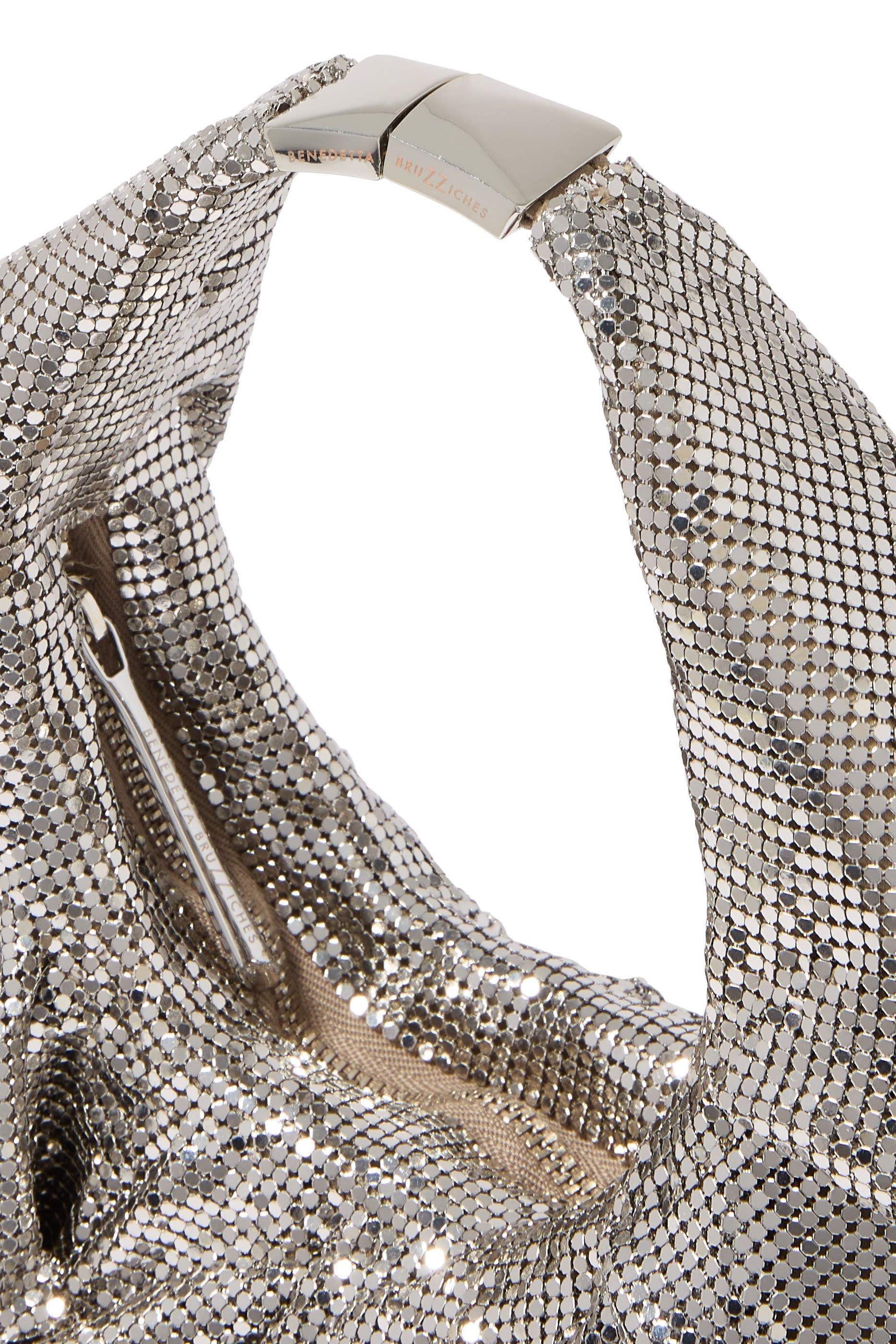 حقيبة ينيفر جيمس بوند