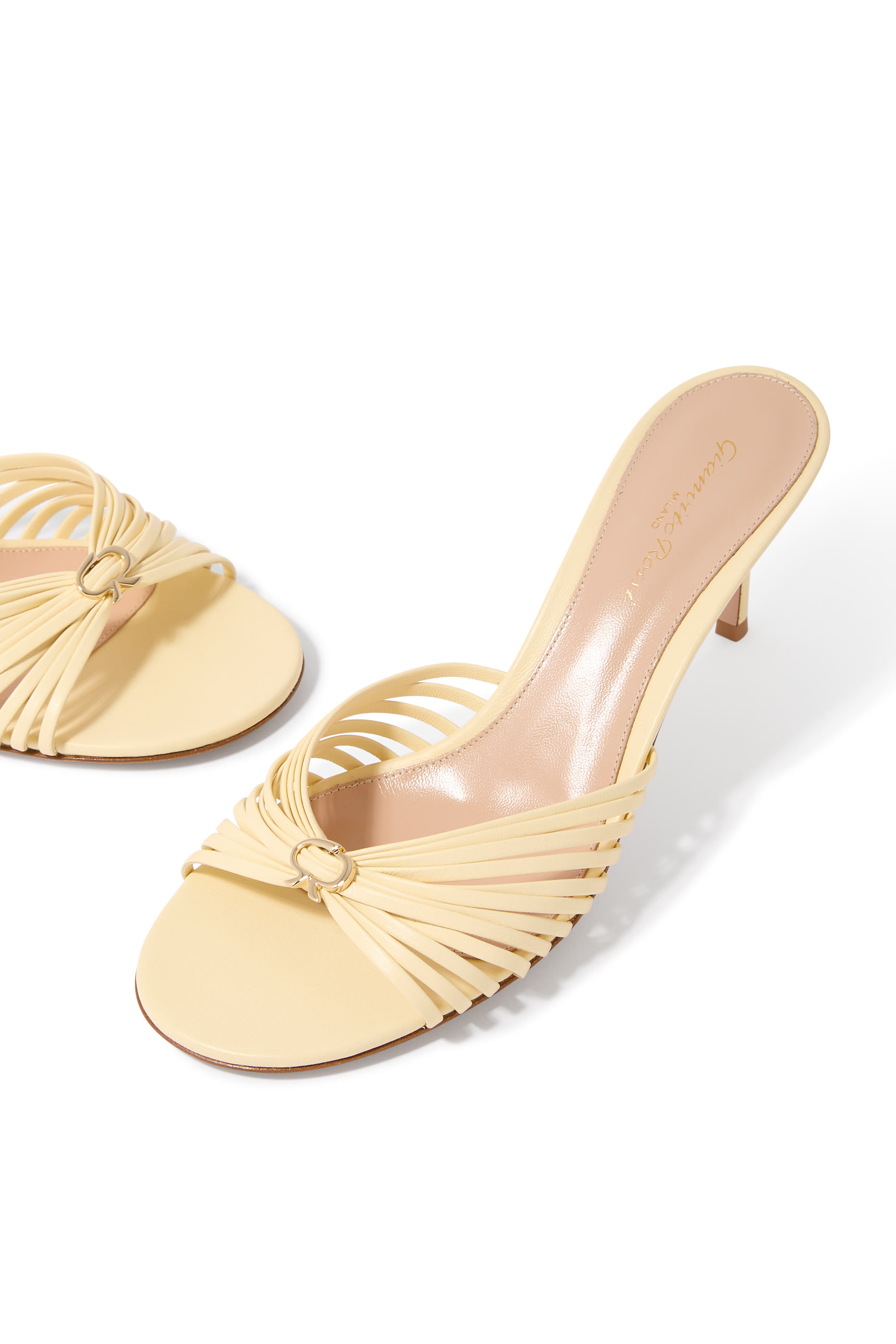 حذاء فينا 70 مفتوح من الخلف