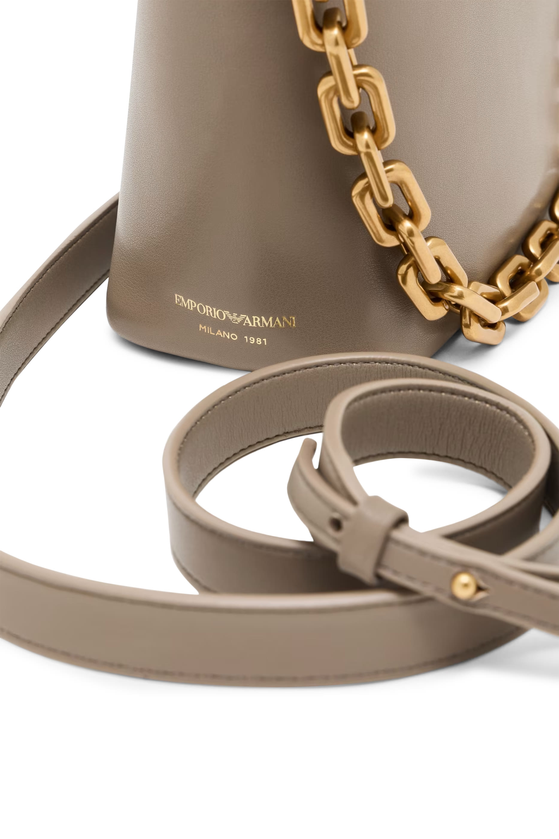 حقيبة هوبو صغيرة بسلسلة