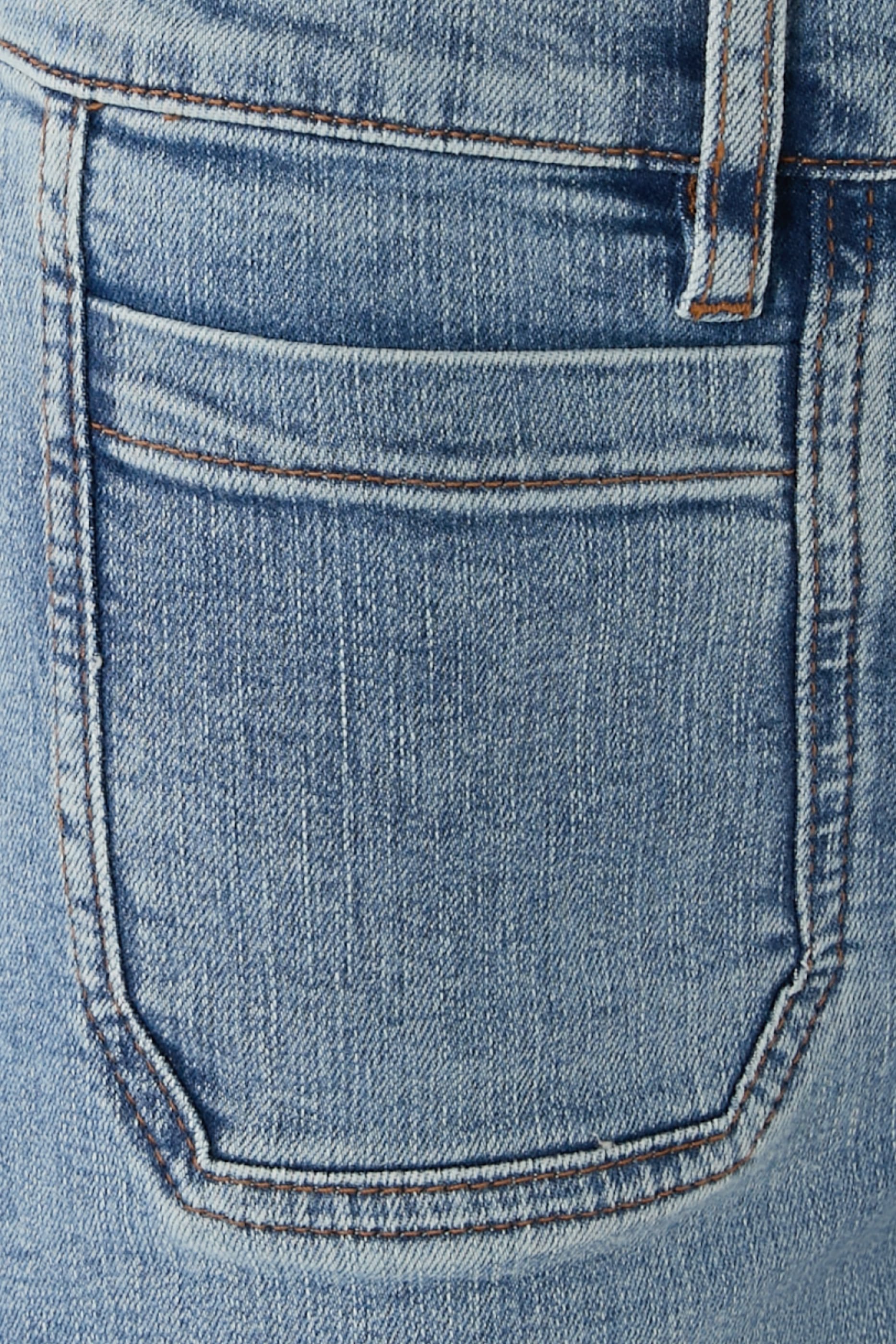 بنطال جينز بالازو مودرنيست بقصة ضيقة