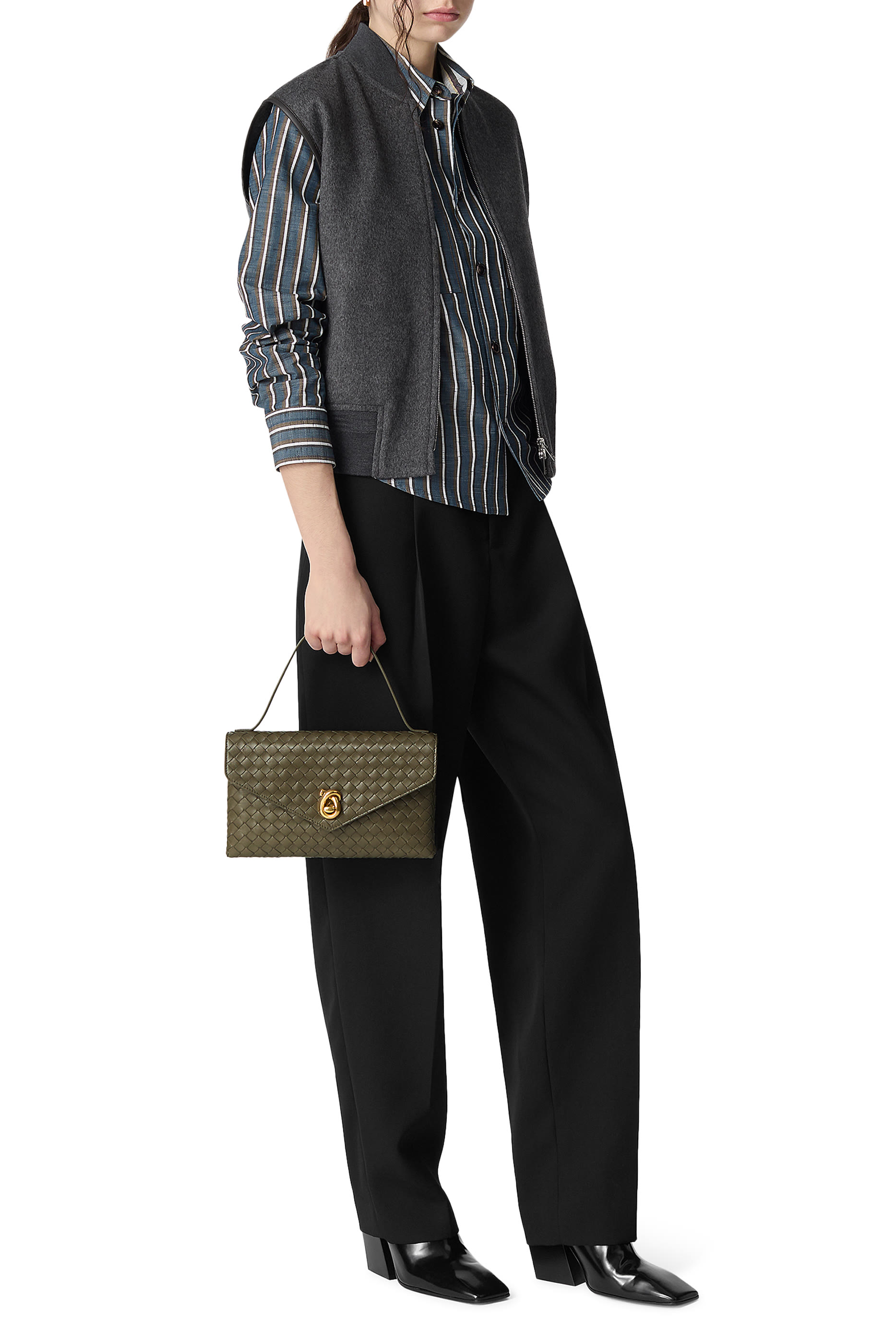 حقيبة بقفل بتصميم عقدة