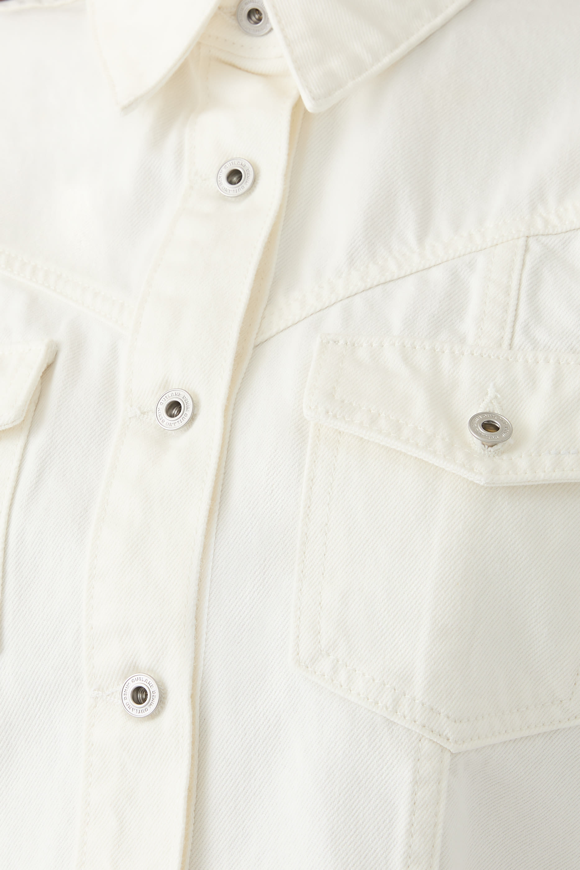 قميص دنيم ايريس بأكمام طويلة