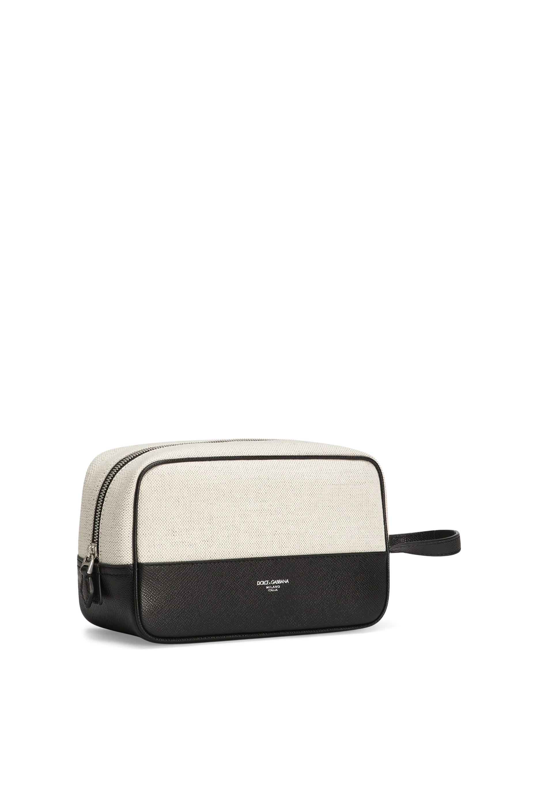 حقيبة صغيرة بشعار الماركة جلد عجل