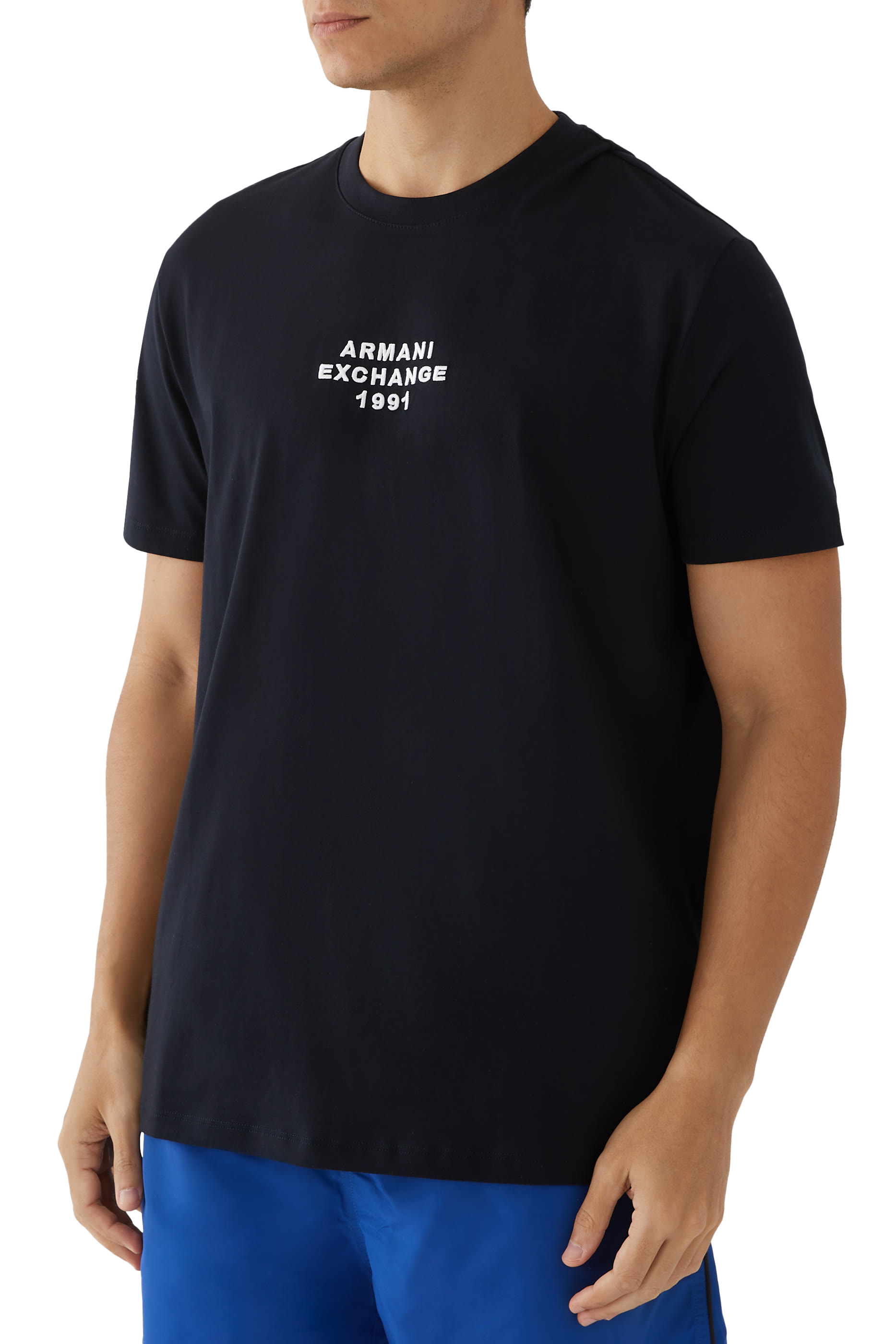 تيشيرت بحروف شعار الماركة