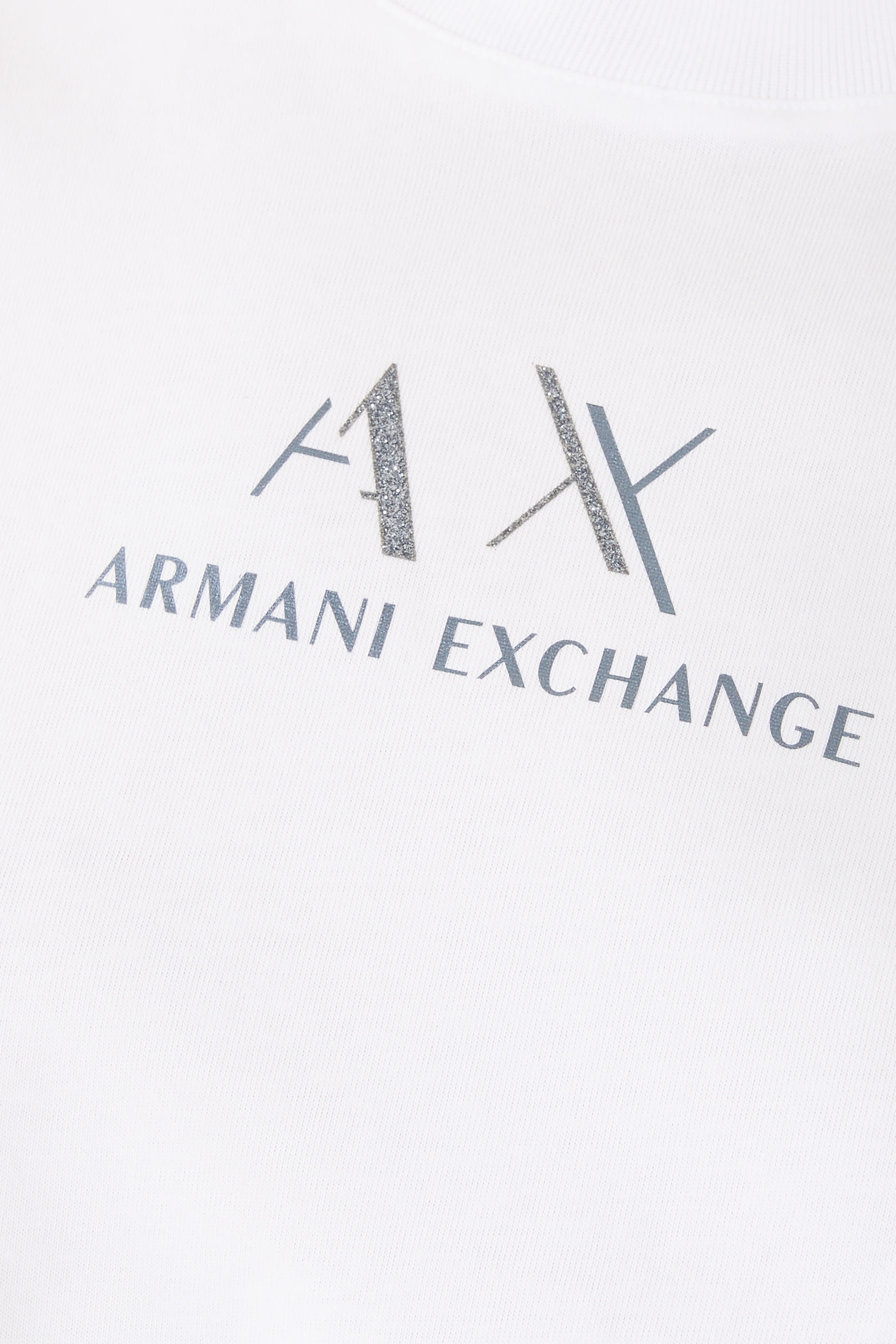 تيشيرت بقصة عادية بشعار الماركة