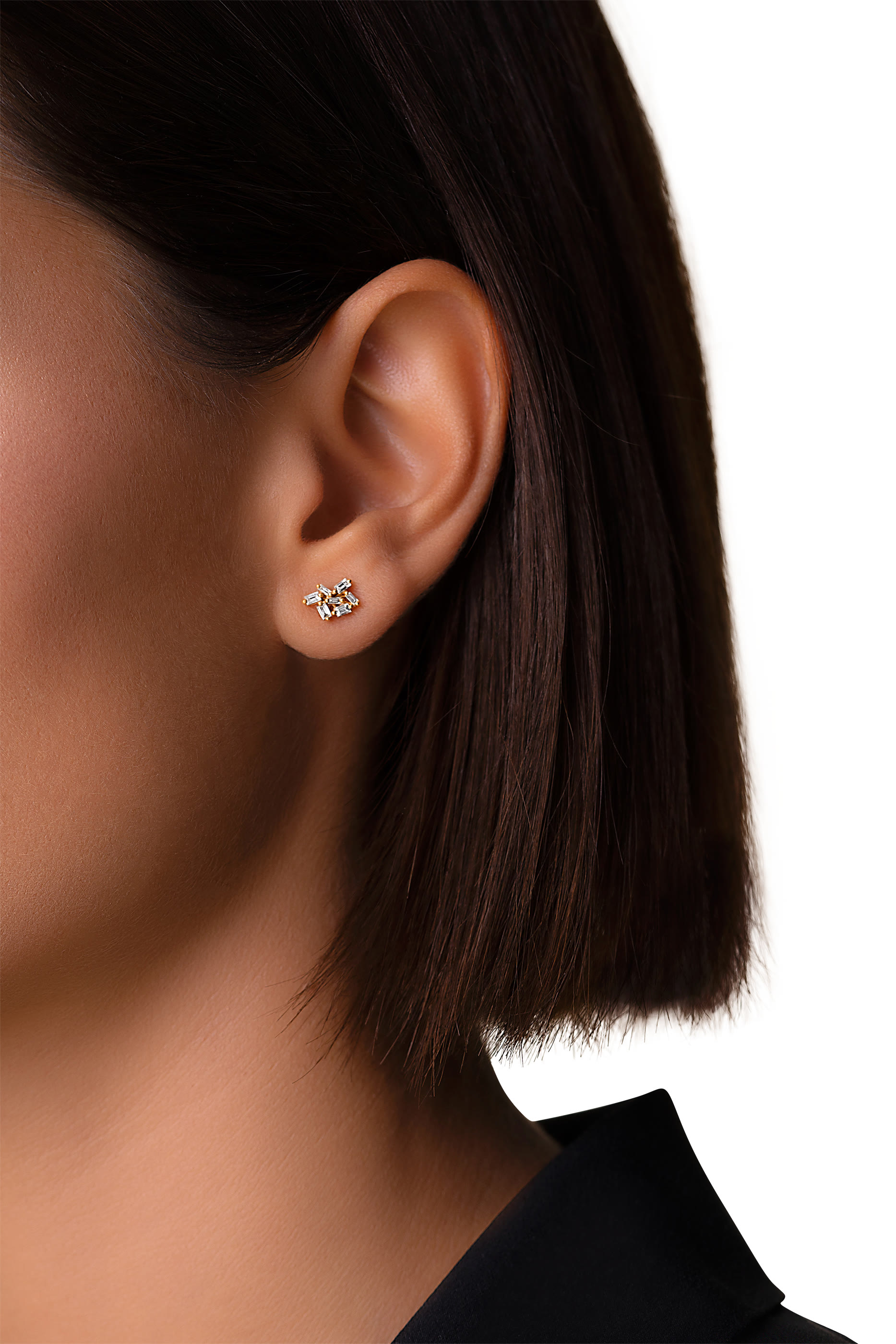 أقراط كلاسيك مرصعة بالماس، ذهب أصفر عيار 18