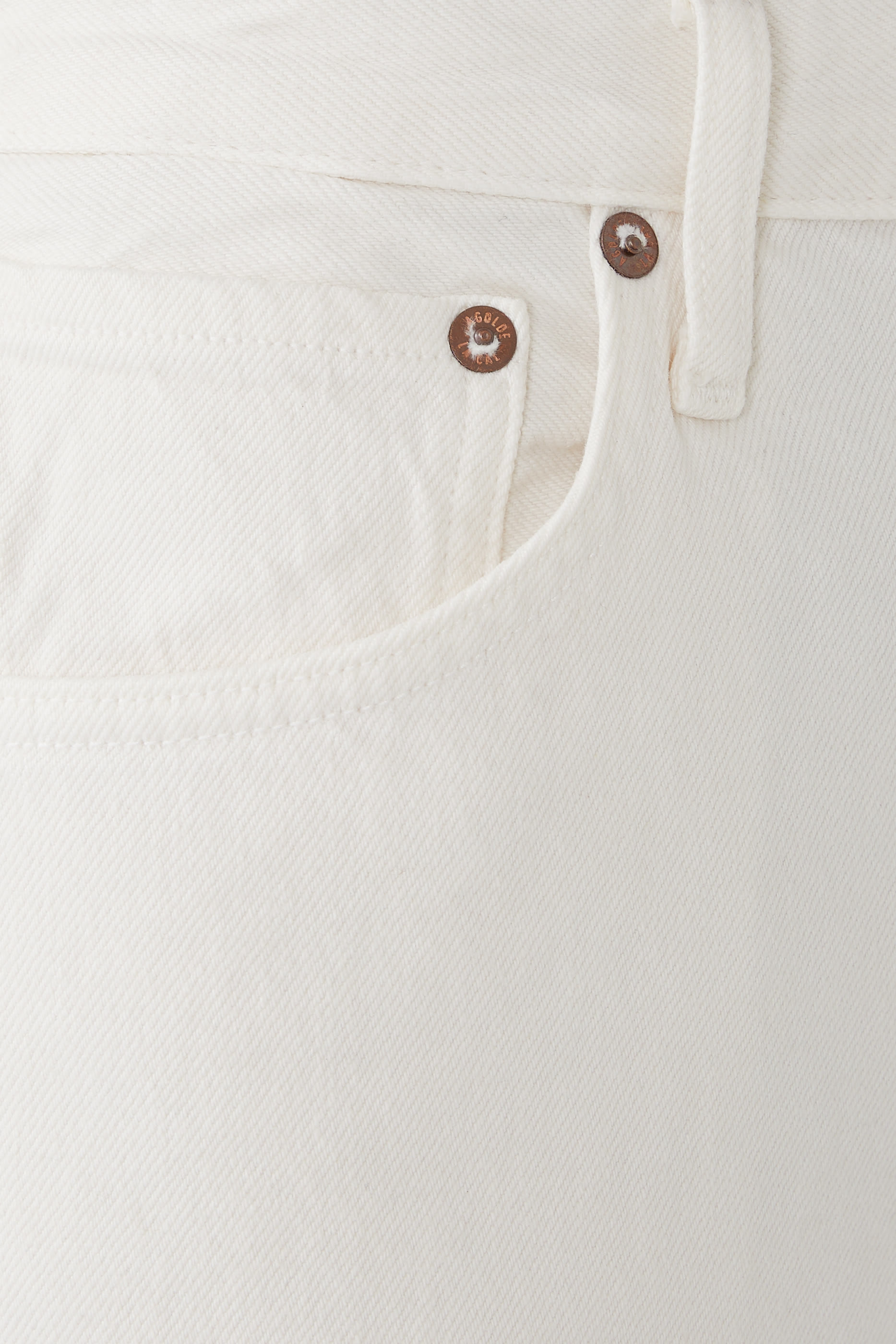 بنطال جينز دام بقصة ساق واسعة وخصر مرتفع