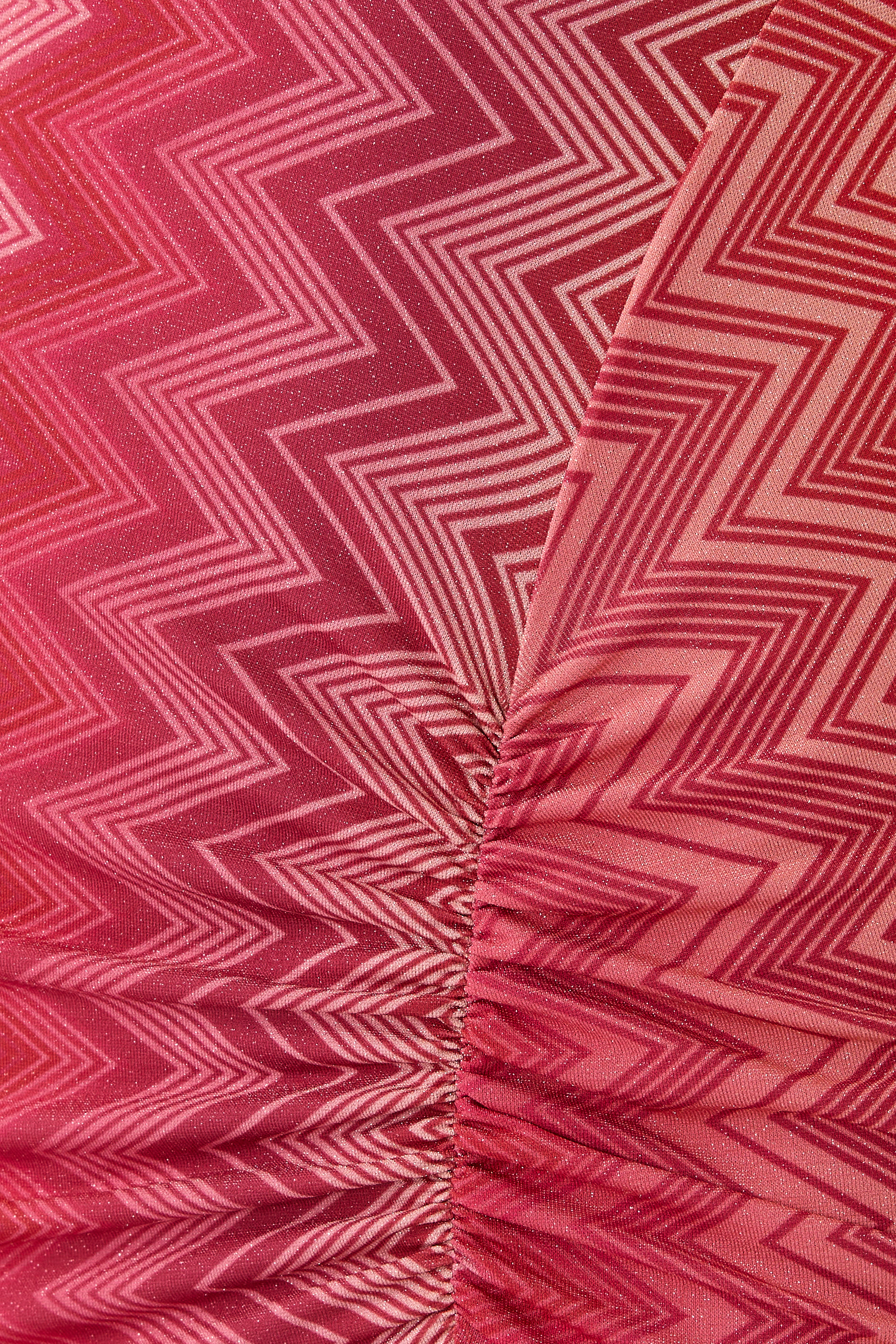 فستان للارتداء فوق ملابس السباحة بنقشة خطوط متعرجة