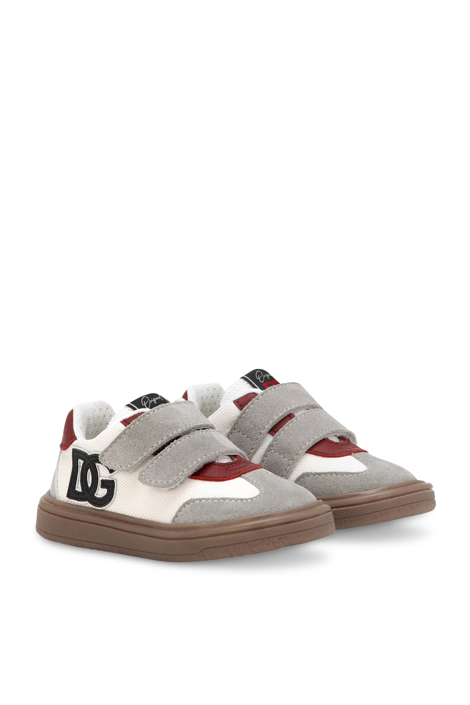 سنيكرز أوريجينال بكاحل منخفض وشعار الماركة