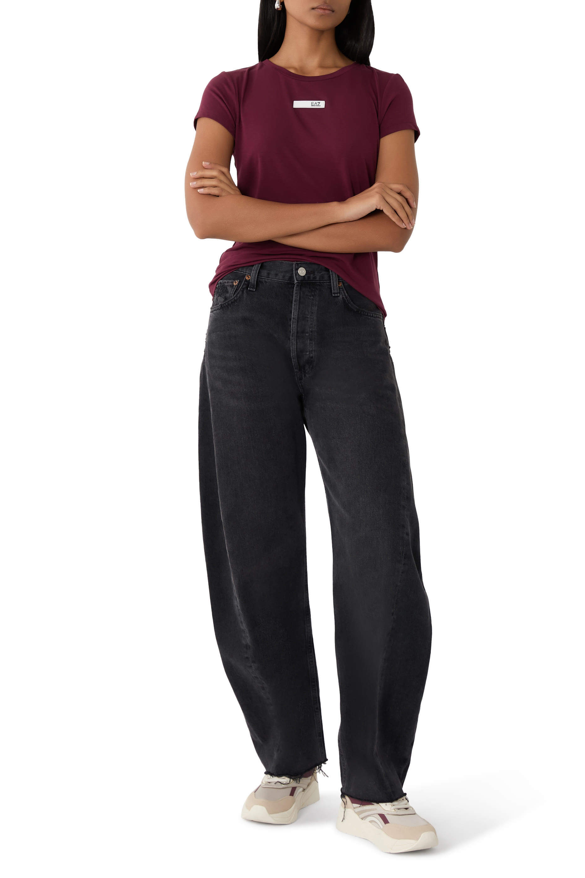 تيشيرت بشعار الماركة