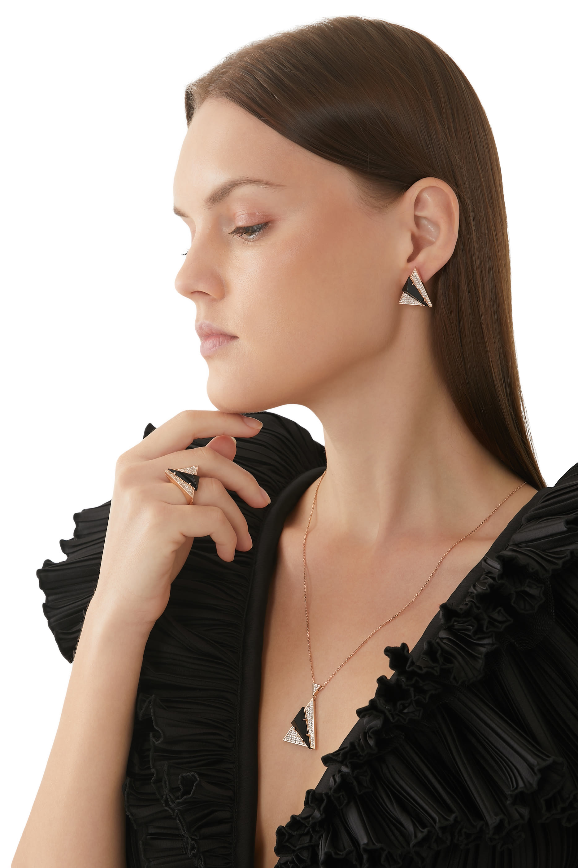 خاتم نيوترا أزتيك مرصع بالماس والعقيق الأسود ذهب وردي عيار 18