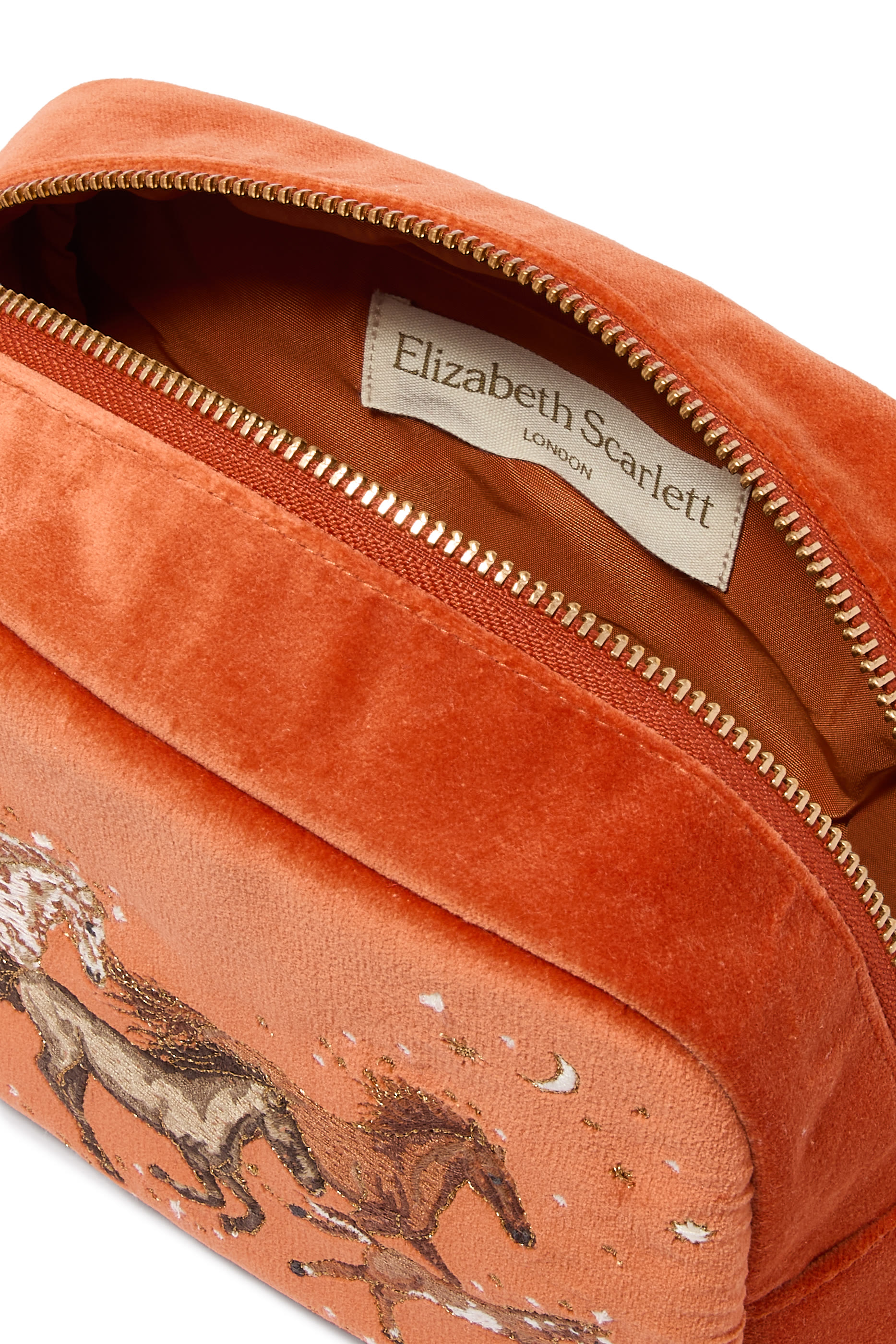 حقيبة مستحضرات تجميل سيليستيال وايلد هورسز