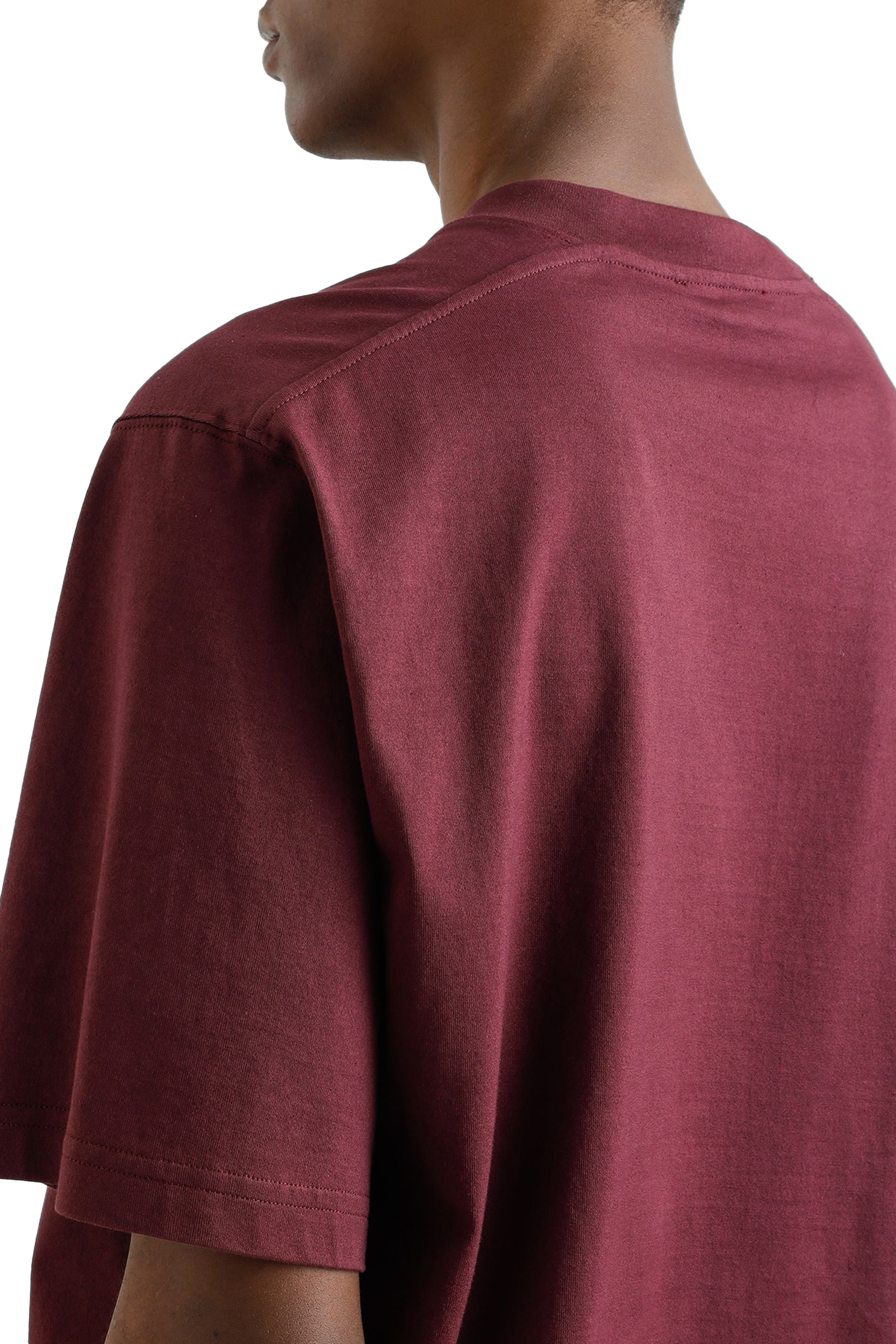 تيشيرت بشعار الماركة قطن