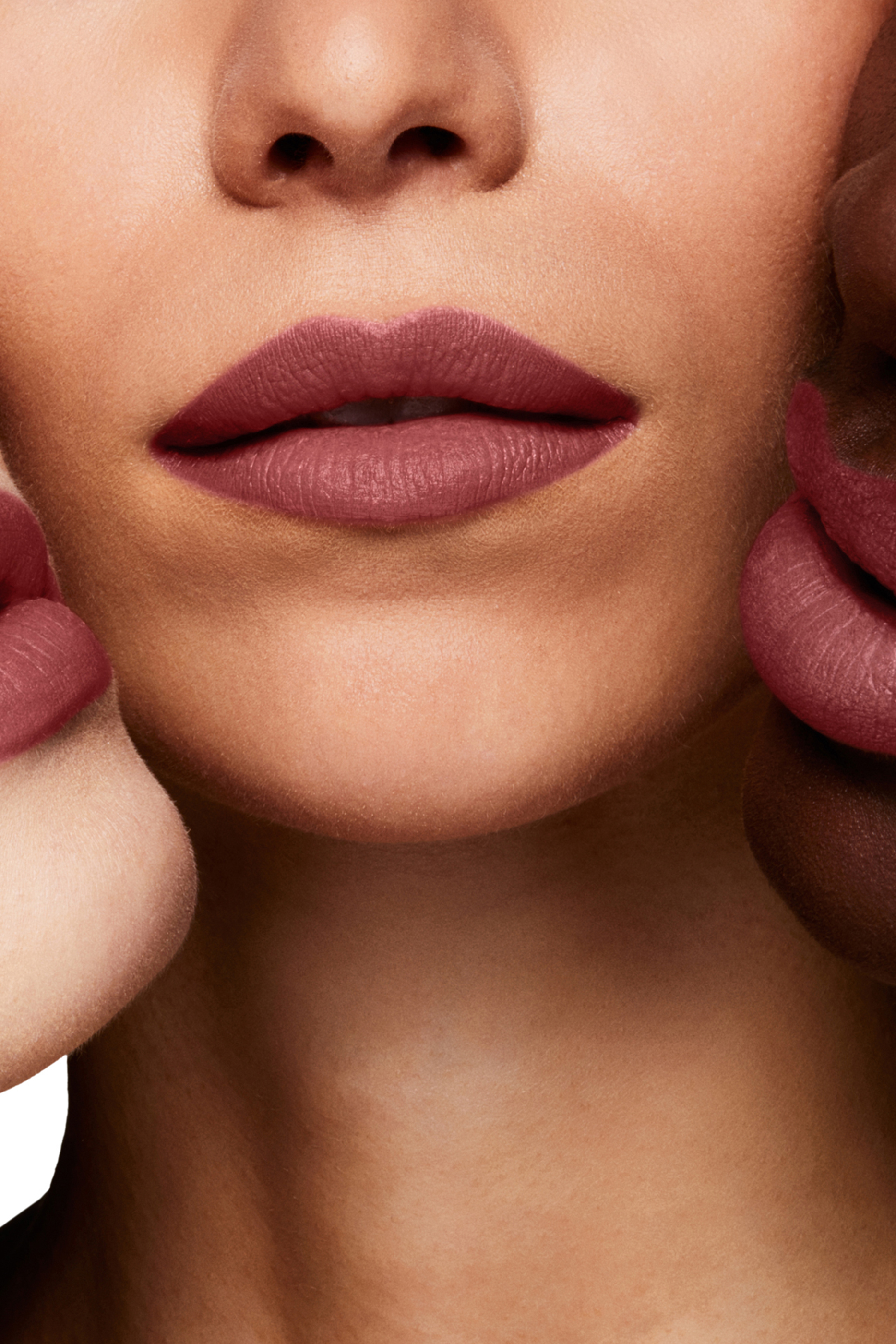 أحمر شفاه لوكس سائل مخملي