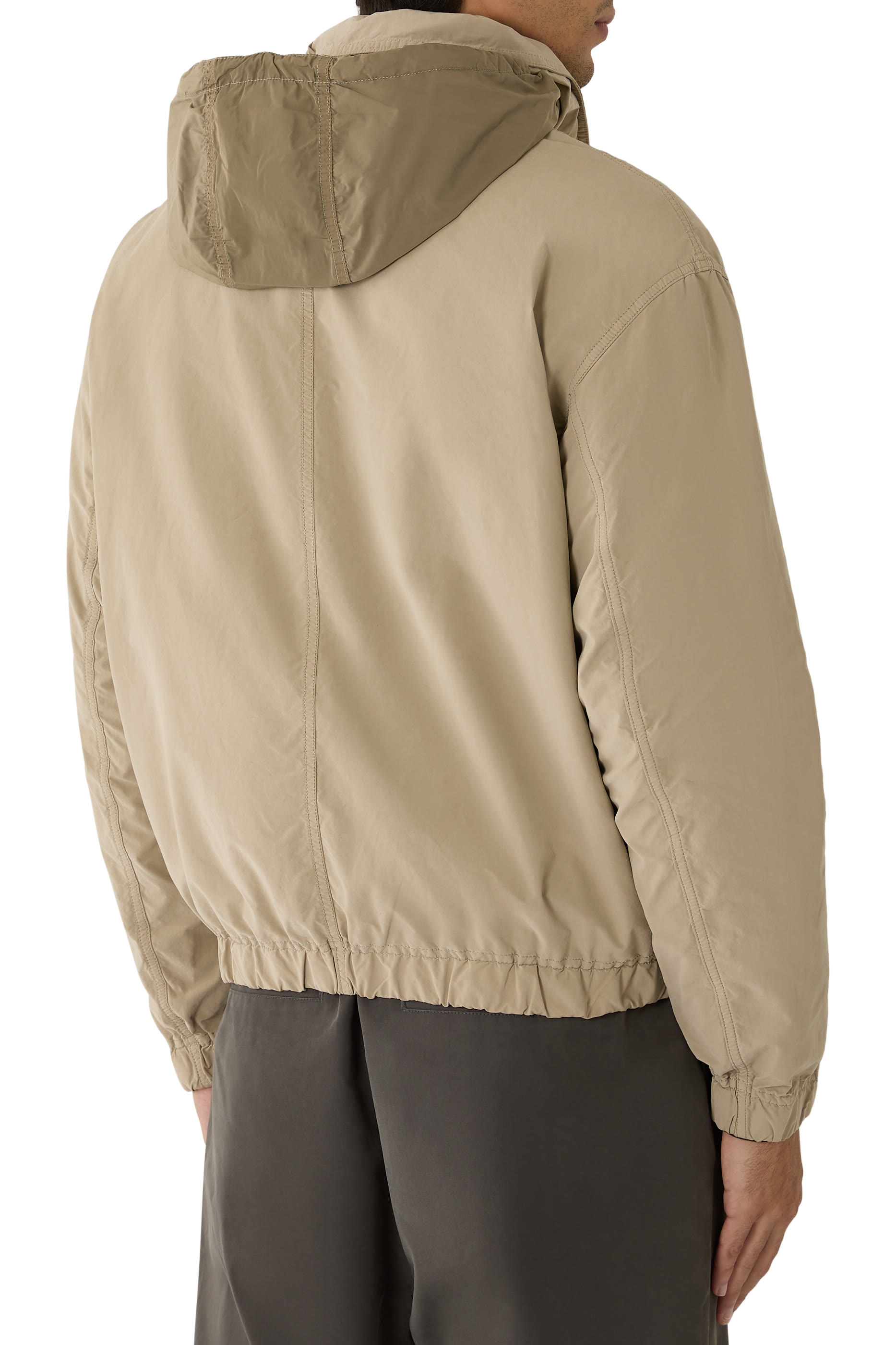 جاكيت بنمط قميص