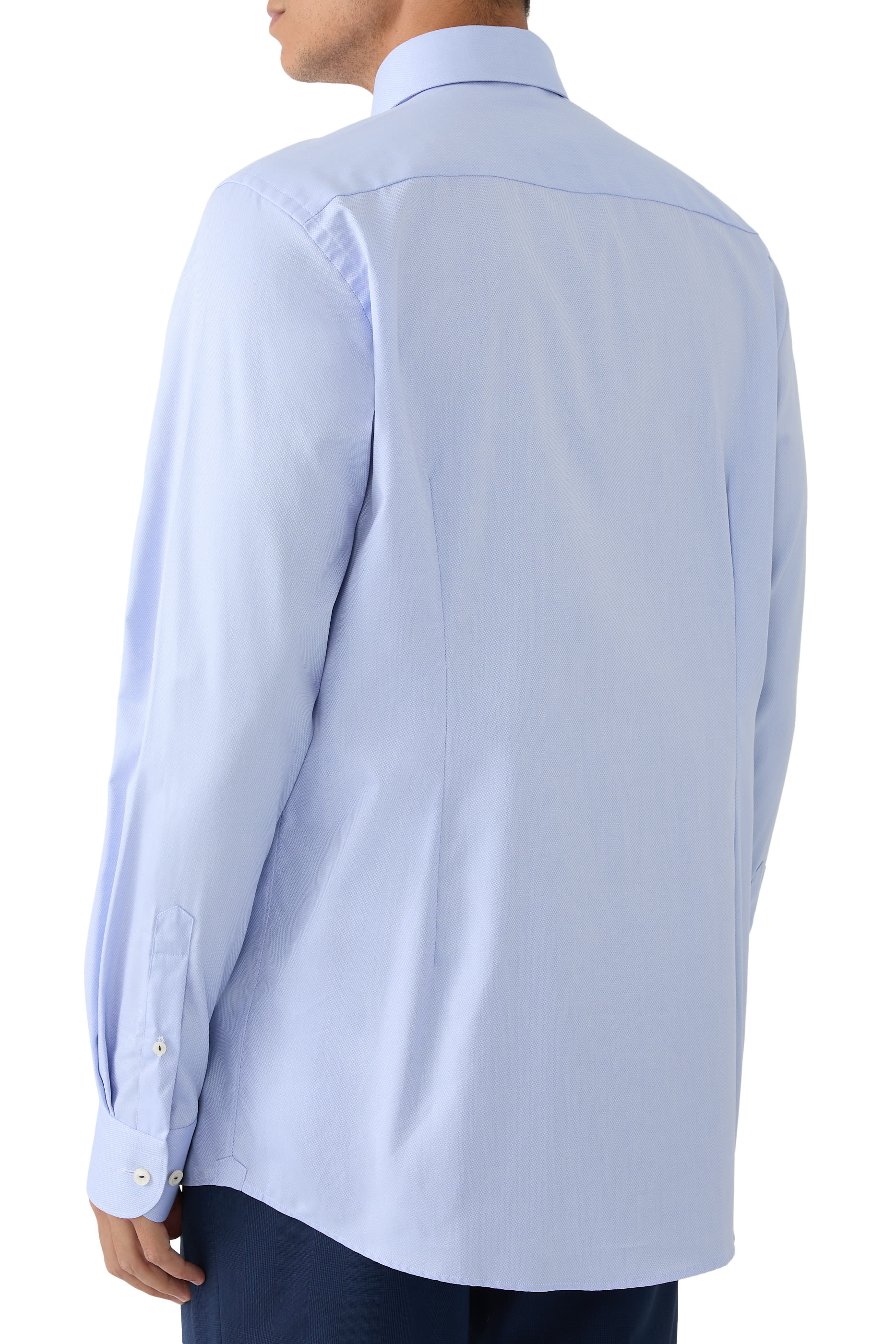 قميص شبه سادة دوبي مميز للماركة