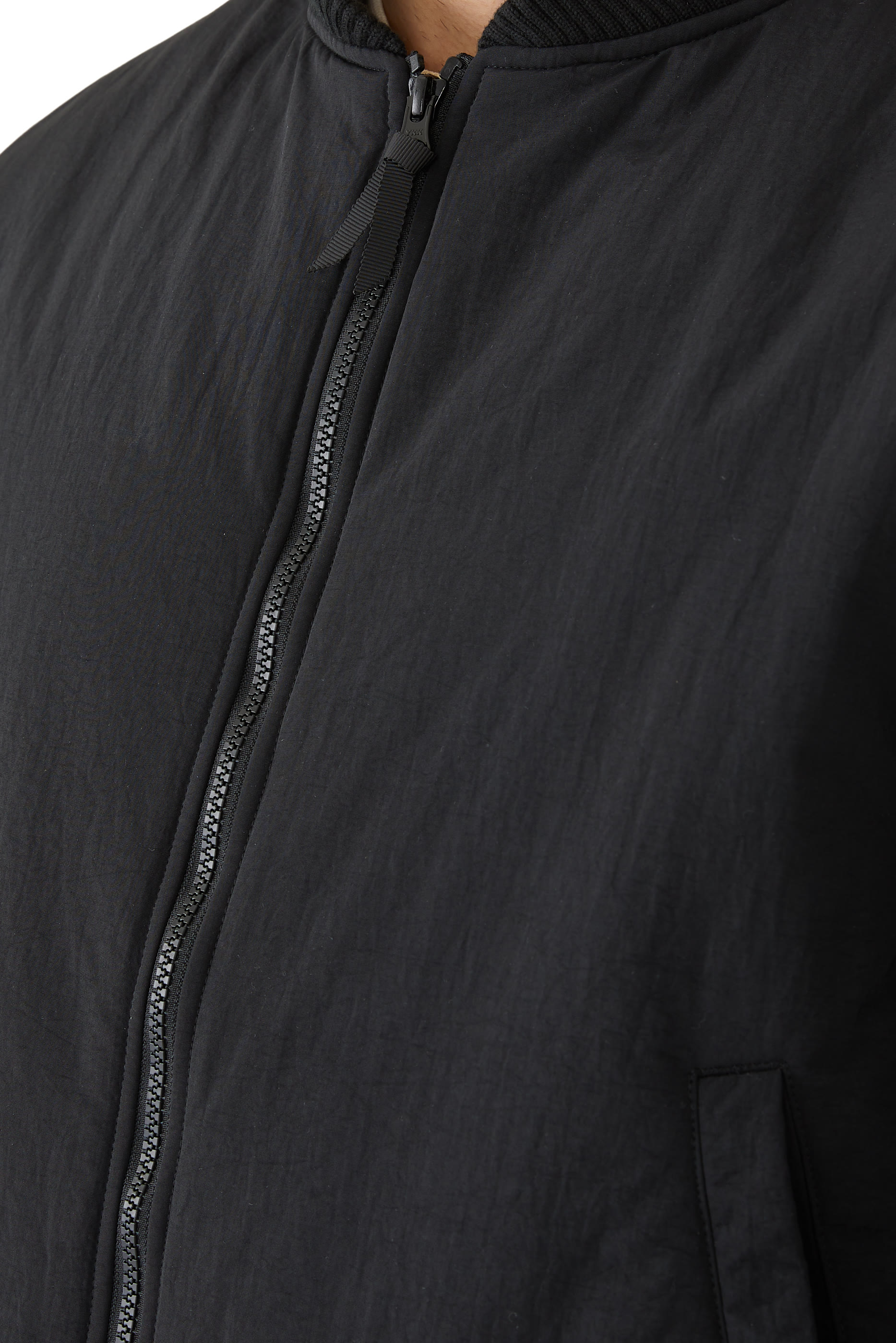 جاكيت مبطن بسحاب