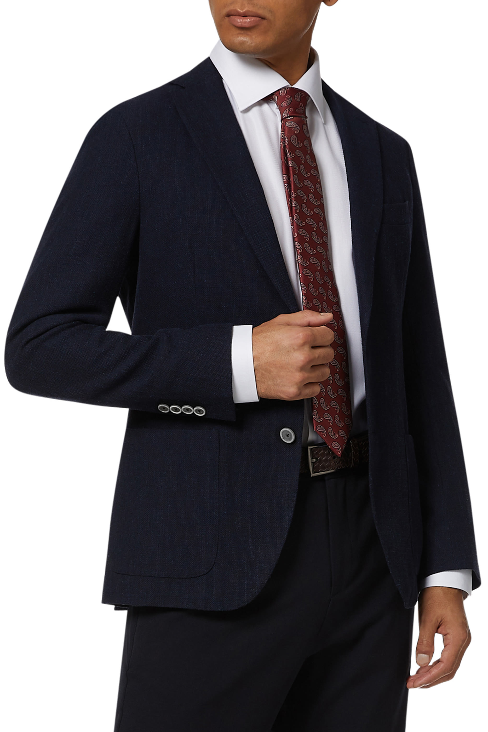 قميص بقصة عصرية ونقشة هاروغيت