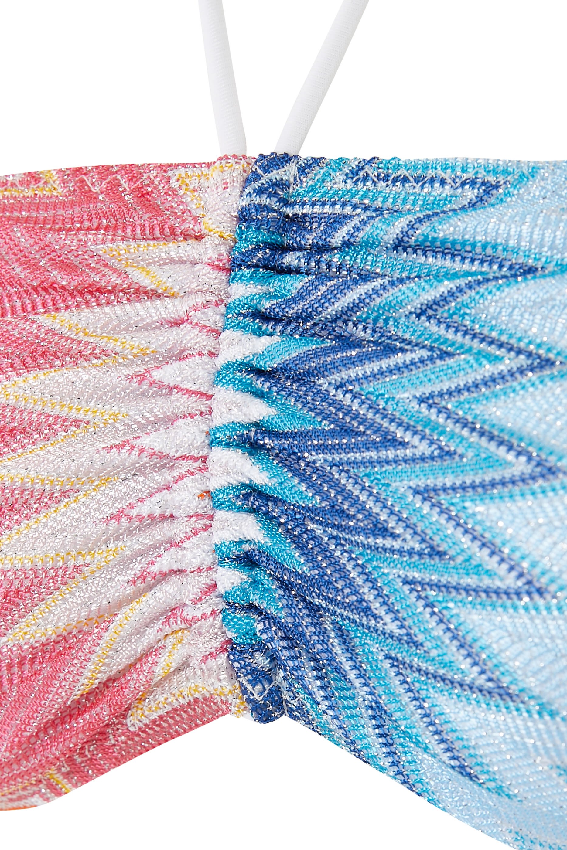 طقم بيكيني بندو بخطوط متعرجة