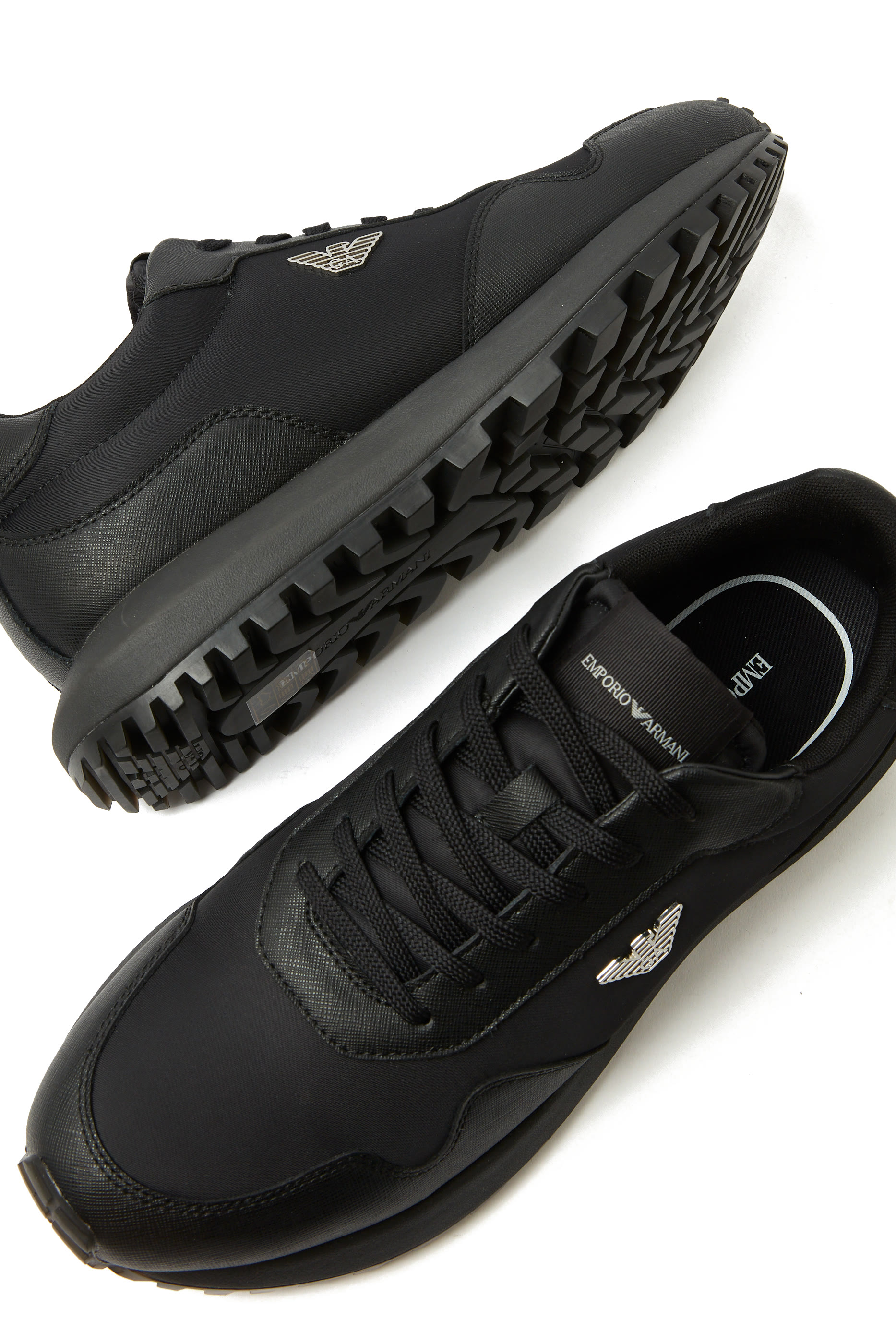 سنيكرز بشعار النسر نايلون