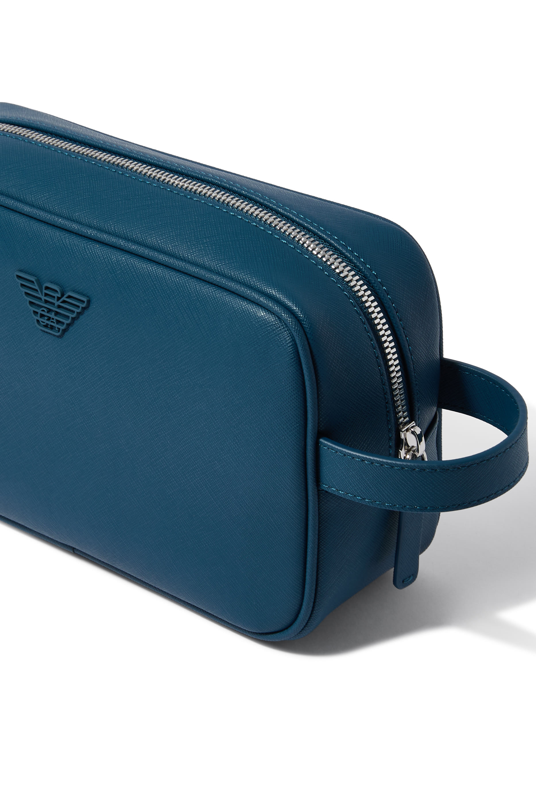 حقيبة مستحضرات عناية شخصية بشعار الماركة للسفر