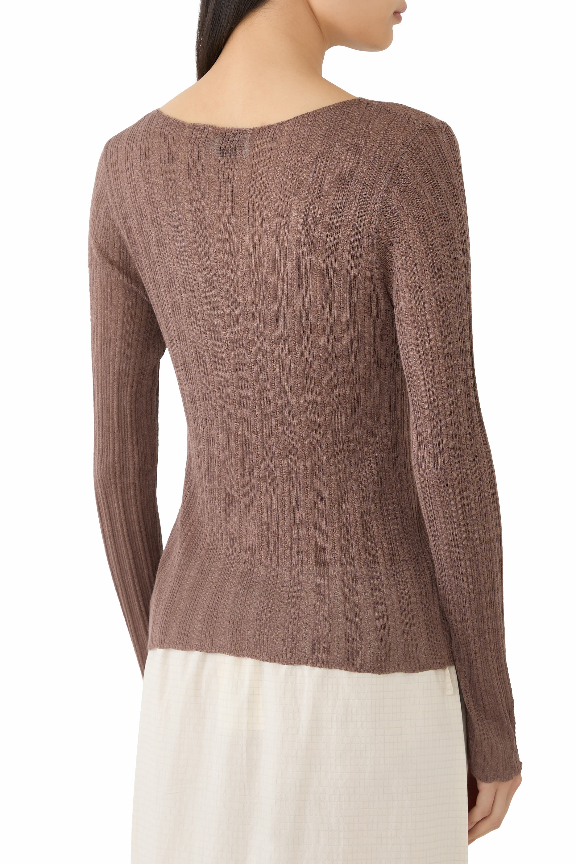 بلوزة بأكمام طويلة بتطريزات مفرغة