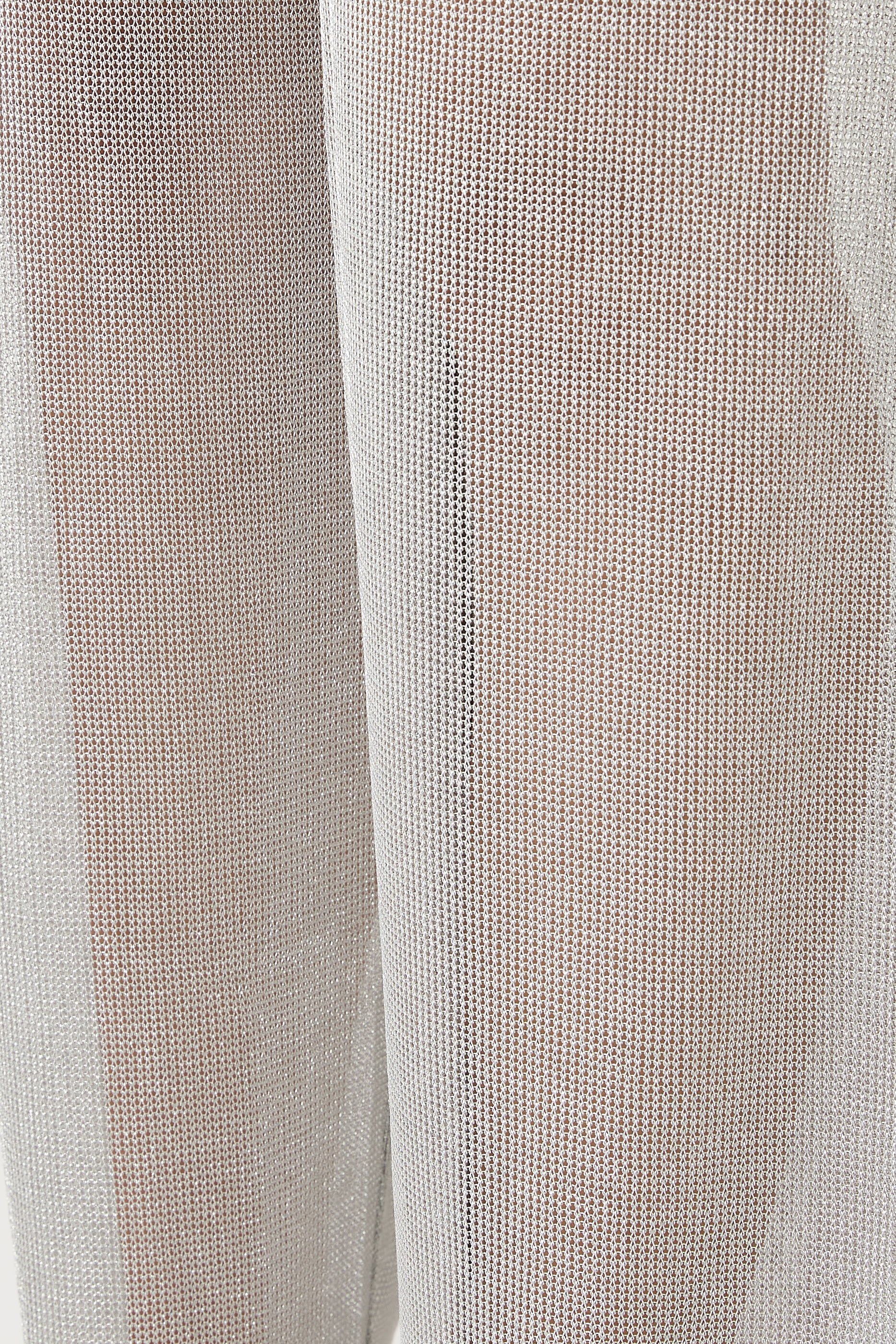 بنطال الي بقصة ساق واسعة