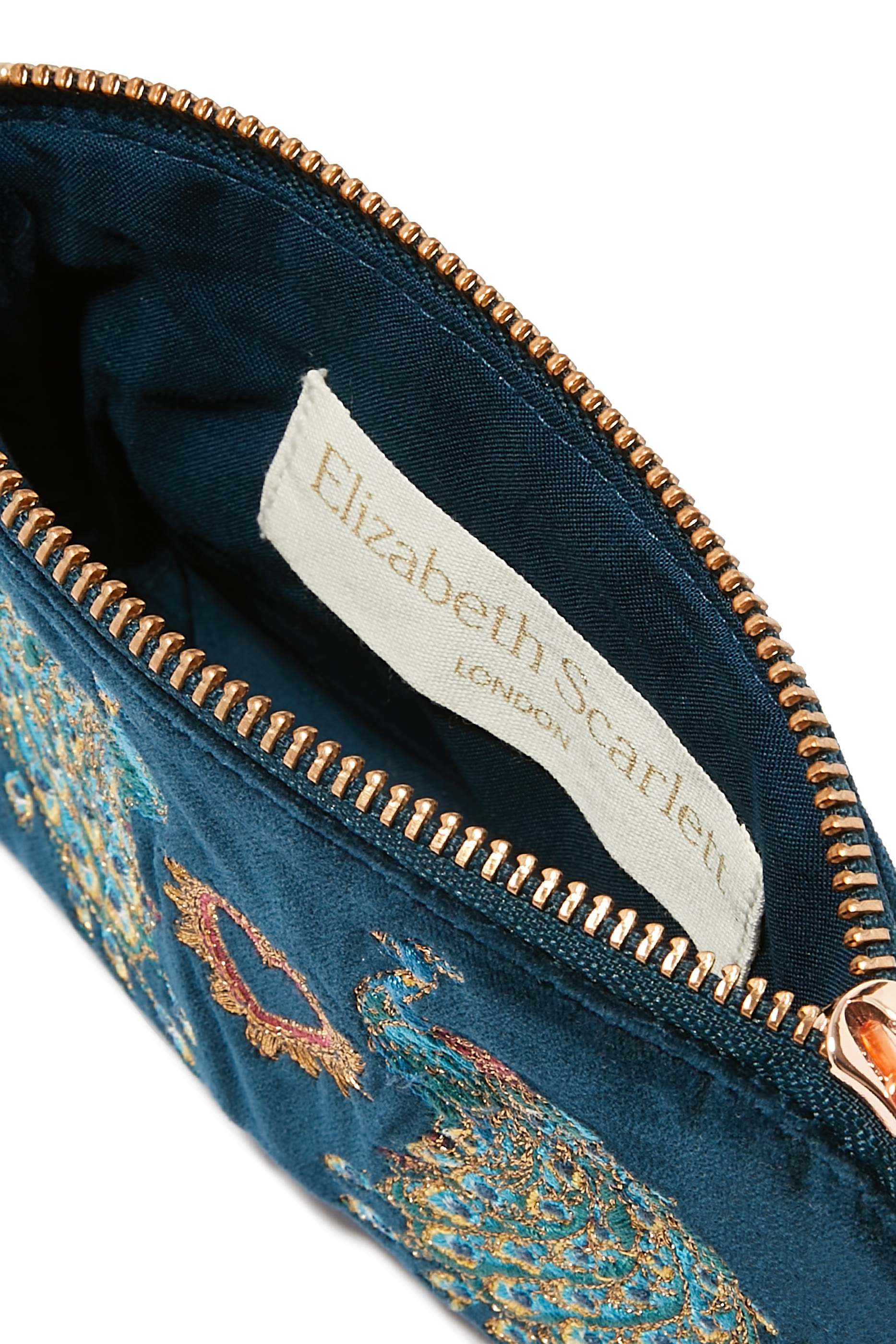 حقيبة صغيرة بتطريزات طاووس وزهور