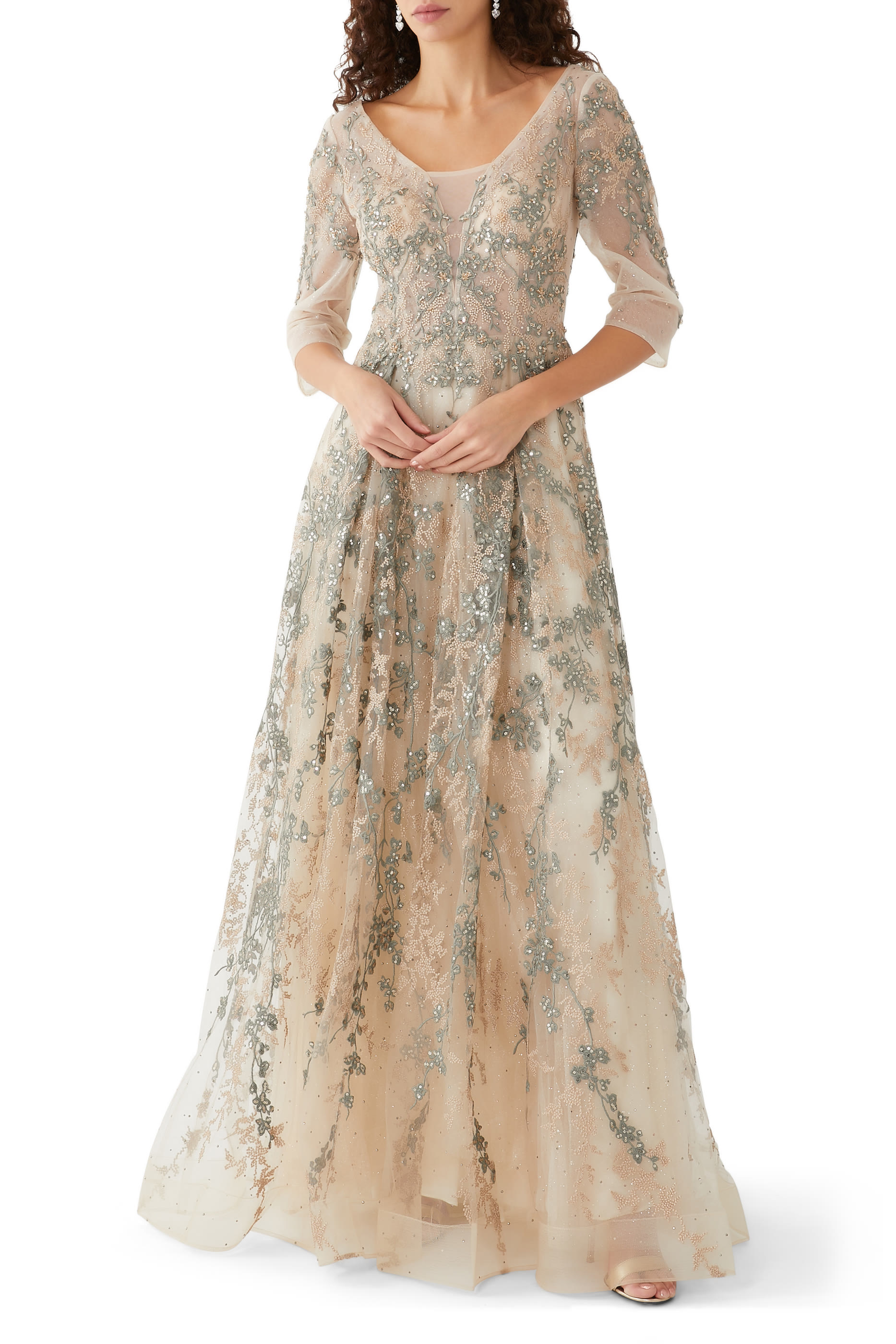 قستان سهرة مزين بكريستال