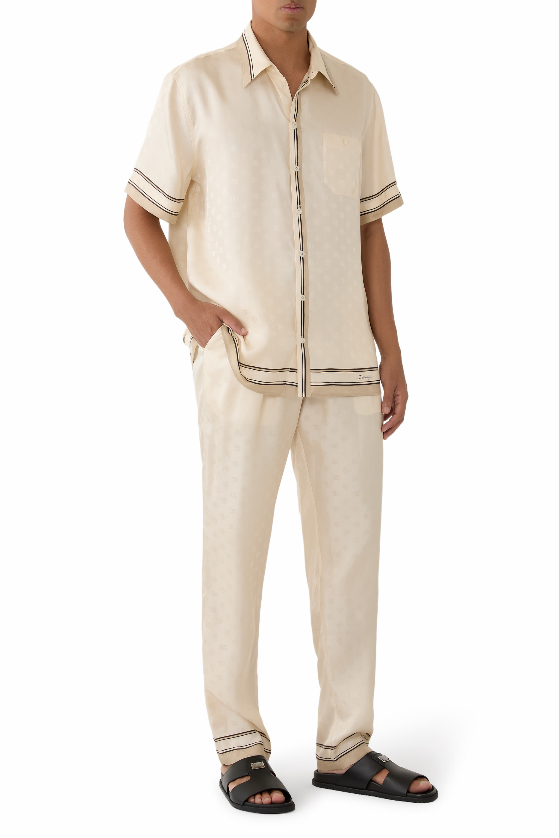 بنطال بطبعة شعار الماركة تويل