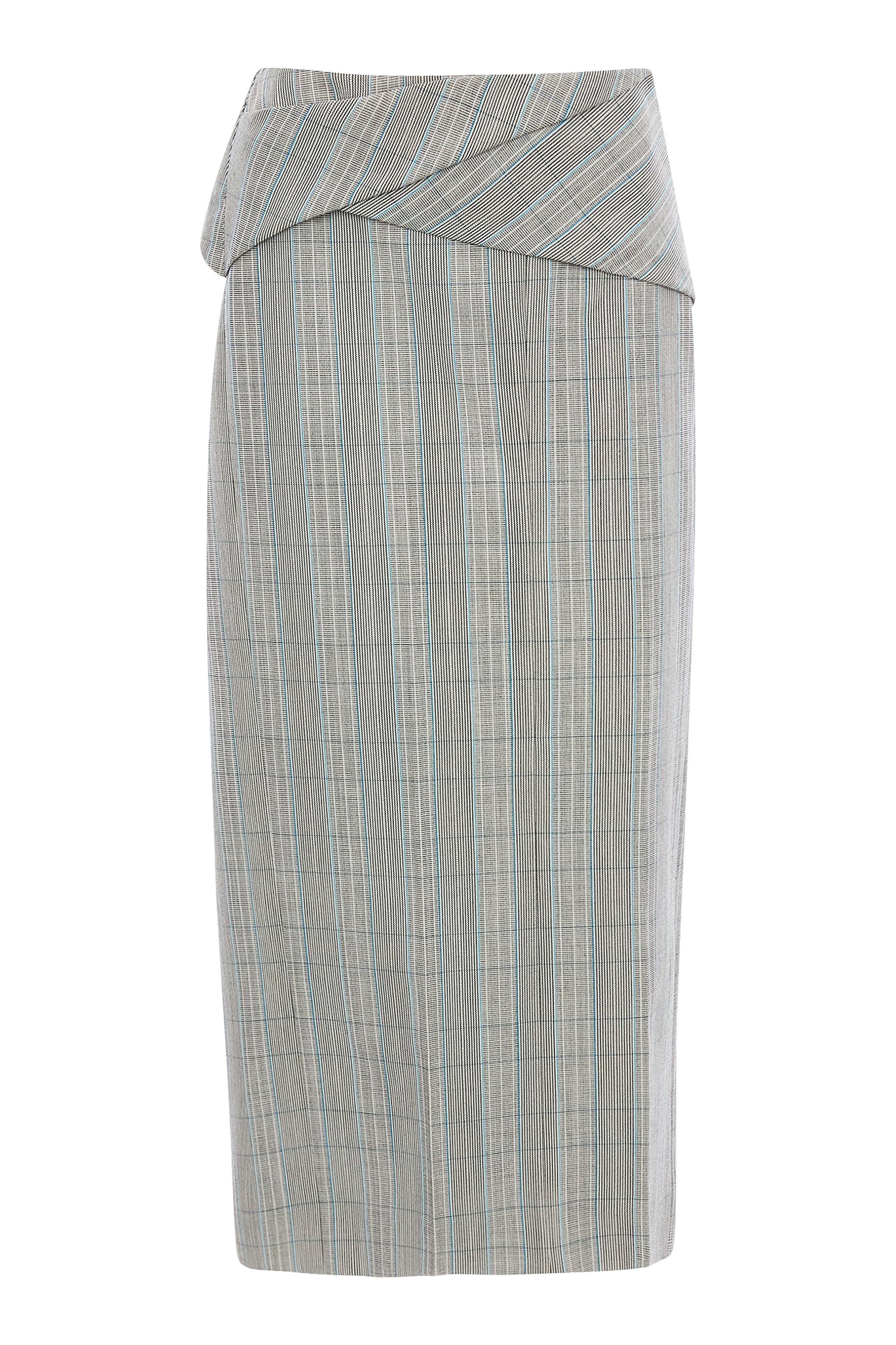 تنورة بتصميم ملفوف