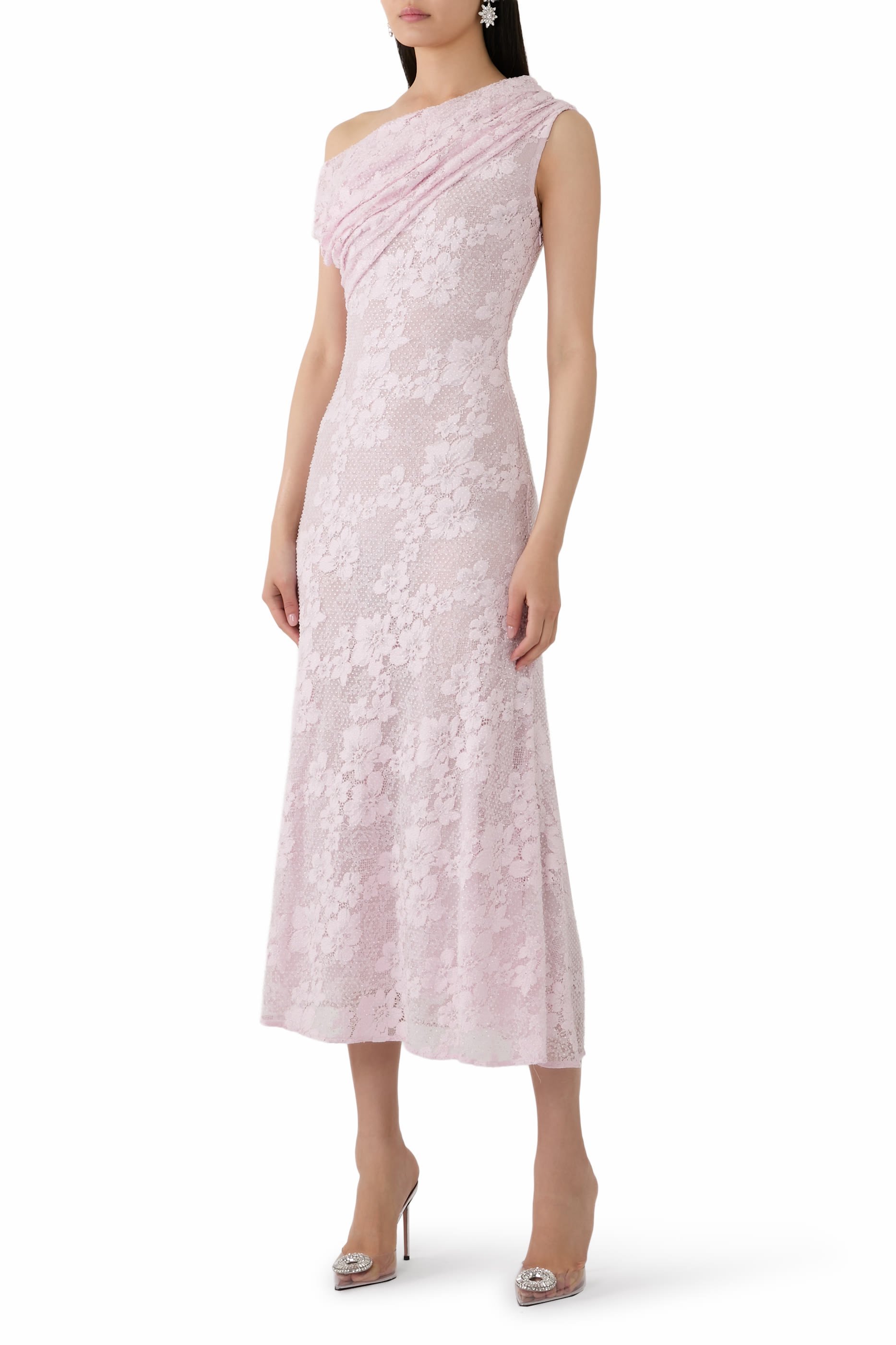 فستان بتصميم غير متماثل مطرز بأحجار الراين دانتيل