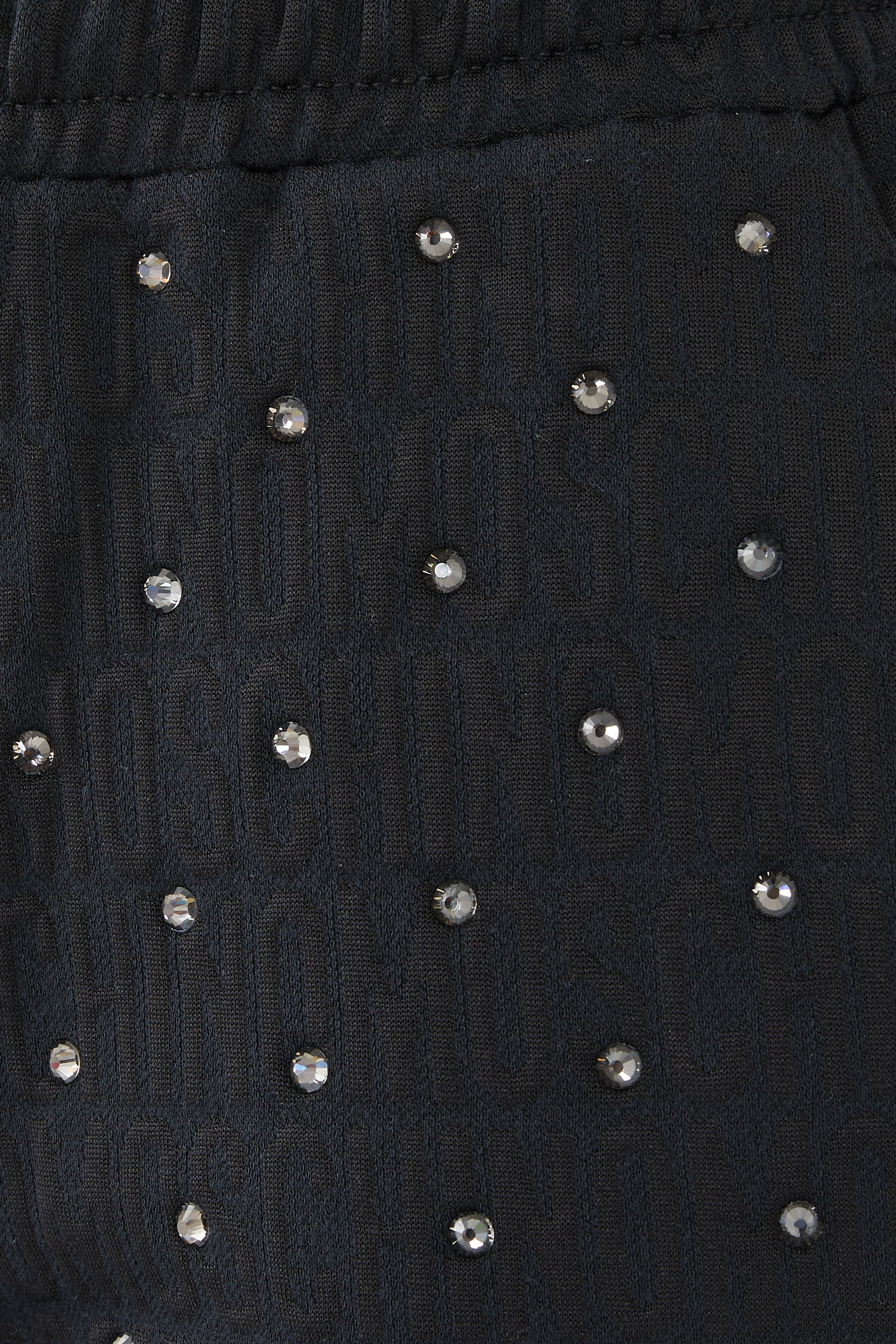 شورت رياضي جيرسيه مرصع كليا بالكريستال