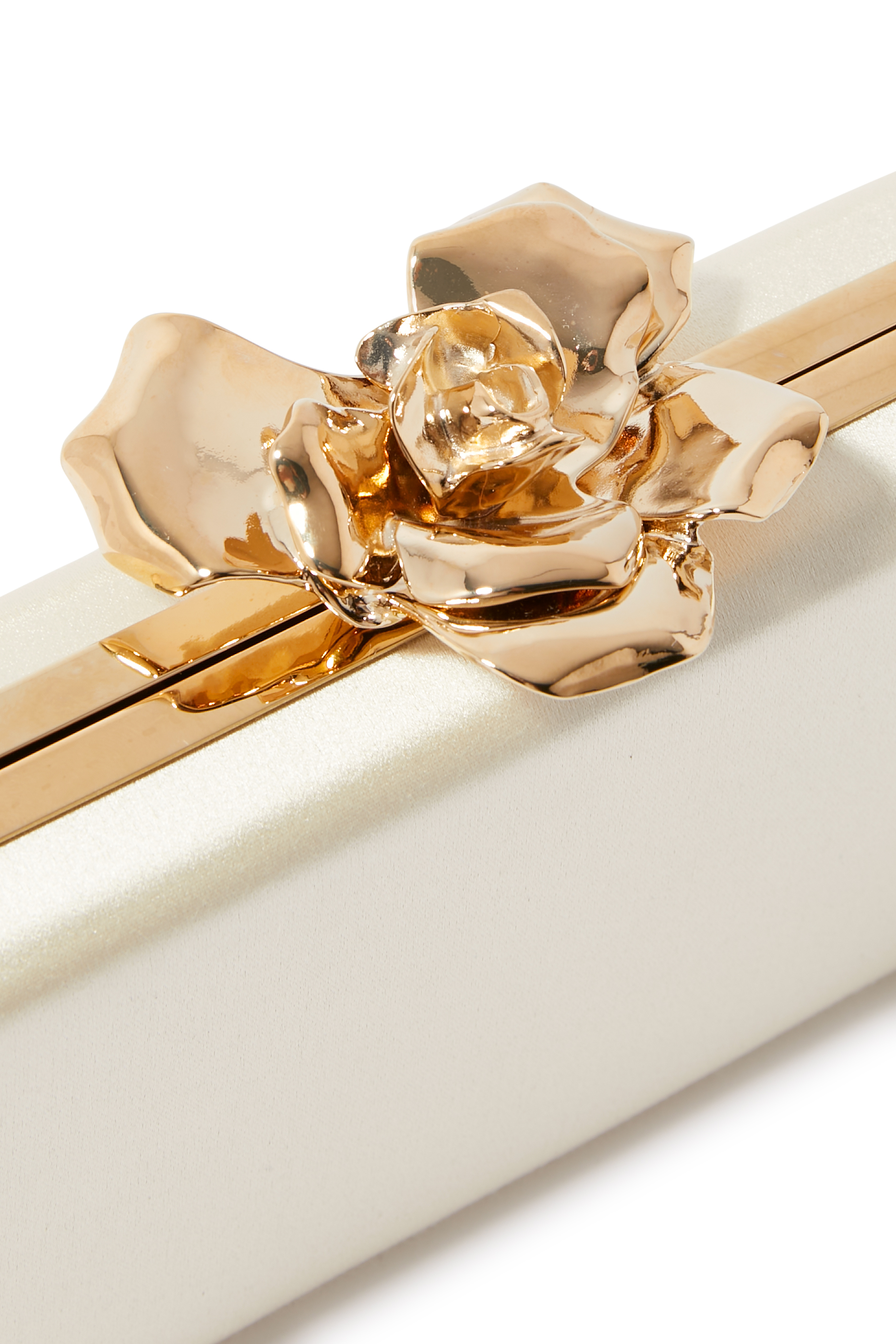 كلاتش بإطار مزين بزهرة