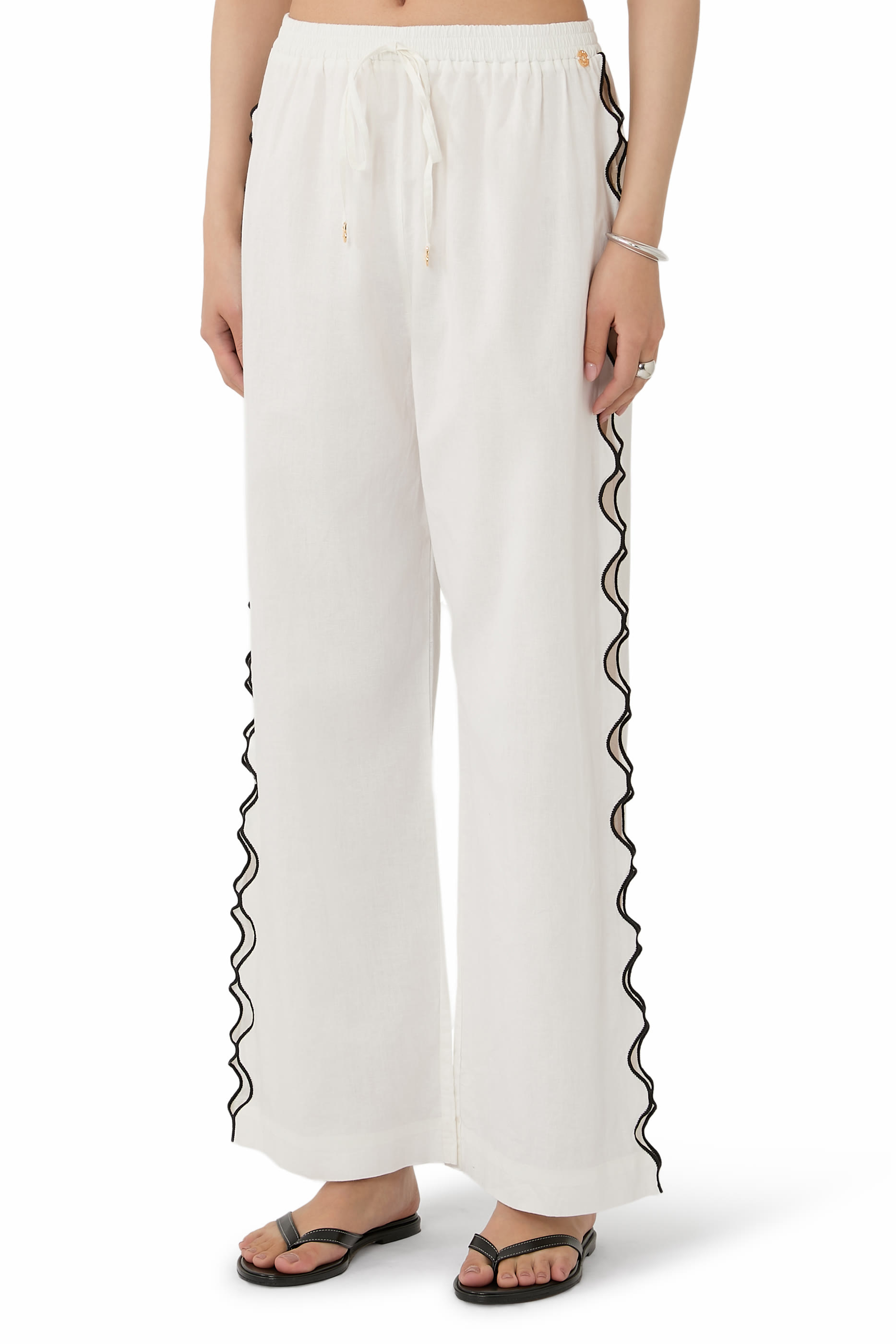 بنطال إليس بفتحات