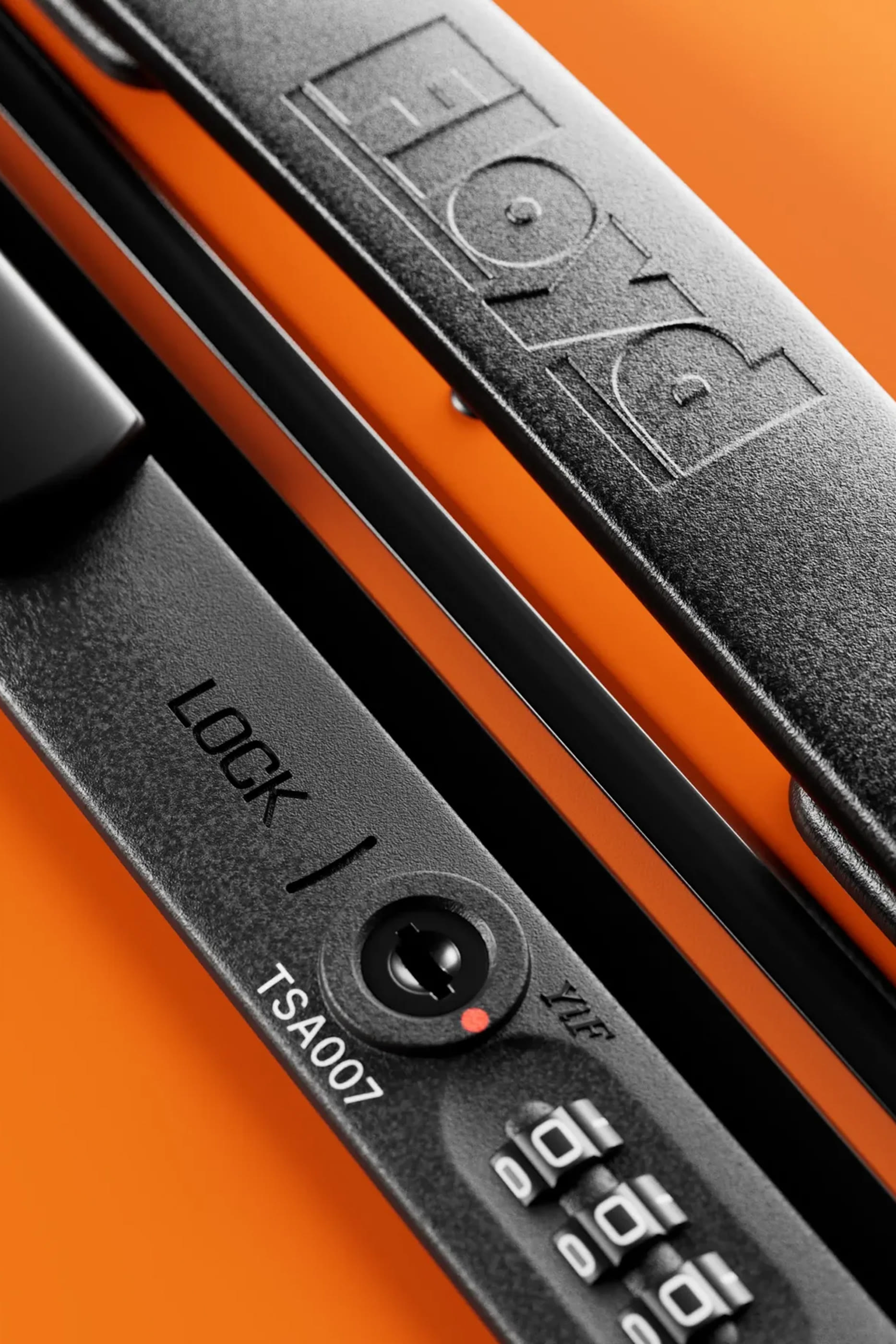 حقيبة سفر ترانك