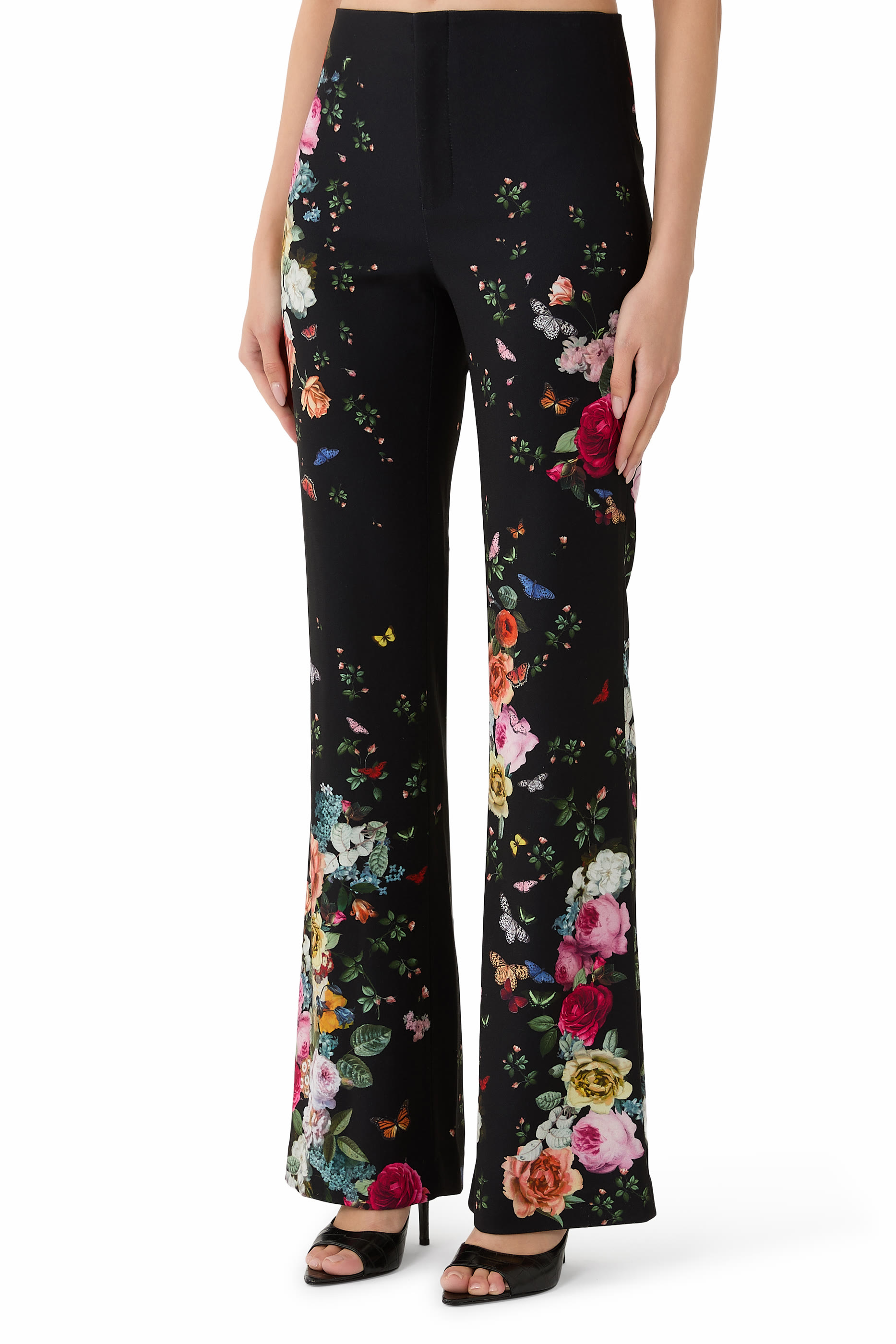 بنطال تيني بحافة واسعة