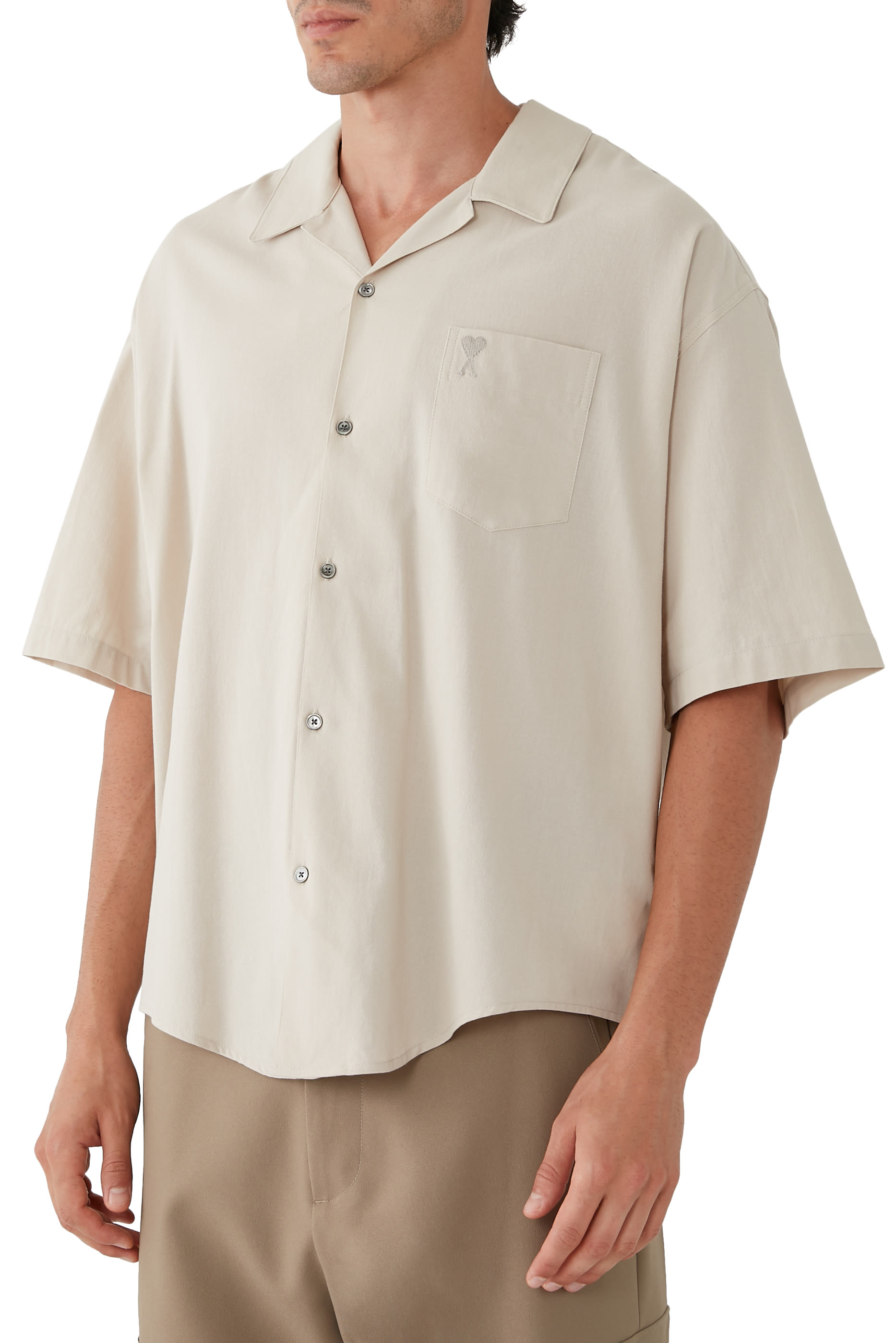 قميص بقصة مربعة